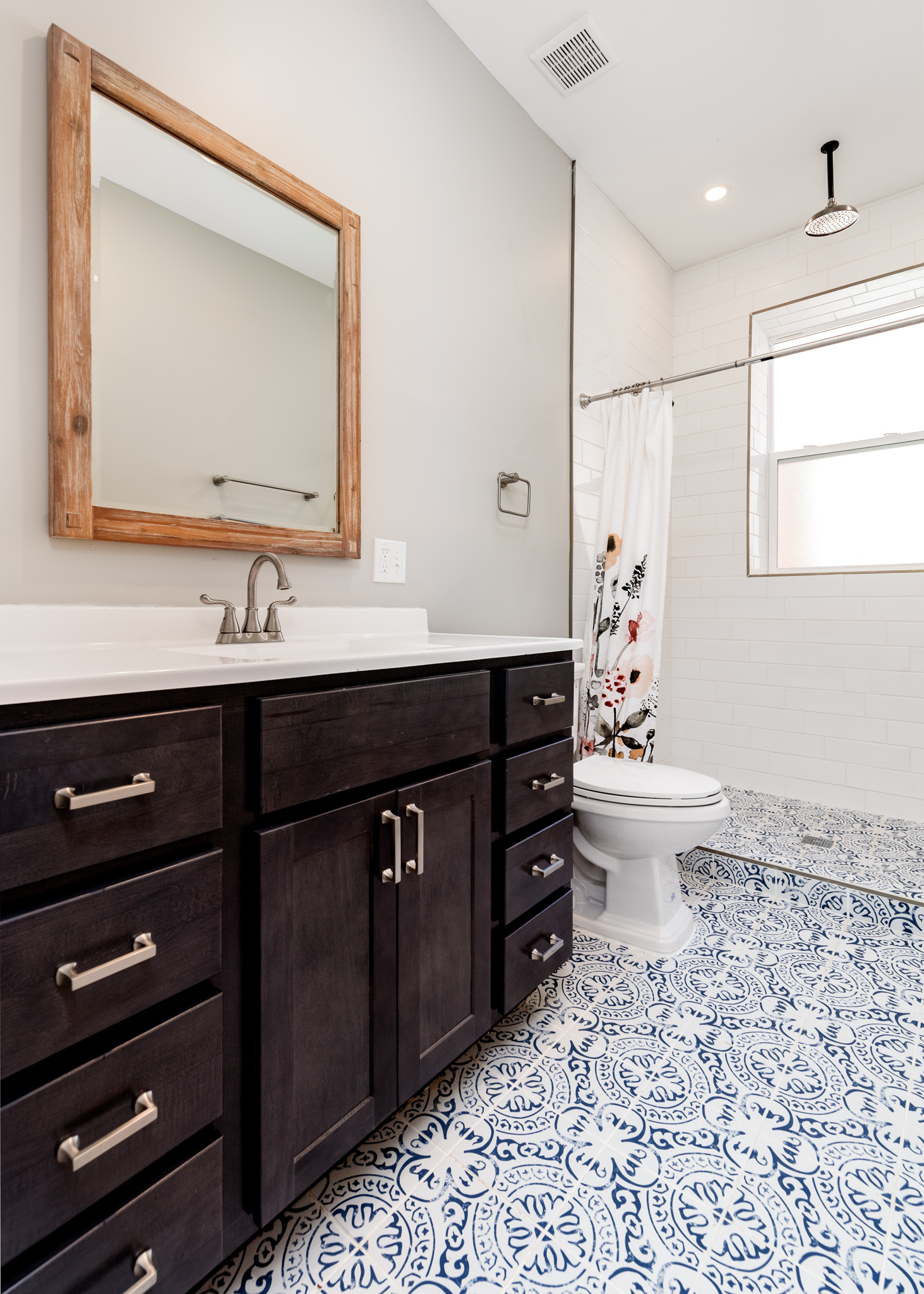 3 Bedrooms Bedrooms, ,2 BathroomsBathrooms,Woodford Rentals,For Rent,1302