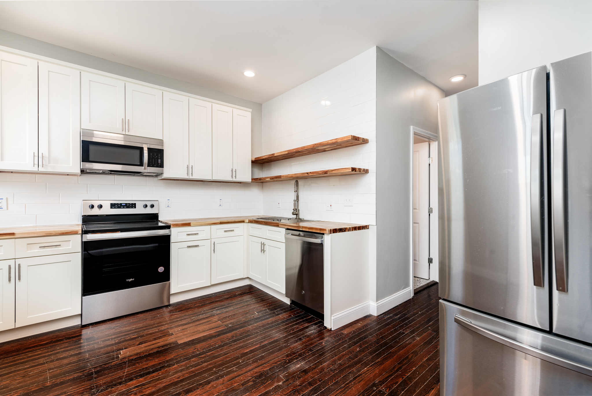 3 Bedrooms Bedrooms, ,2 BathroomsBathrooms,Woodford Rentals,For Rent,1302