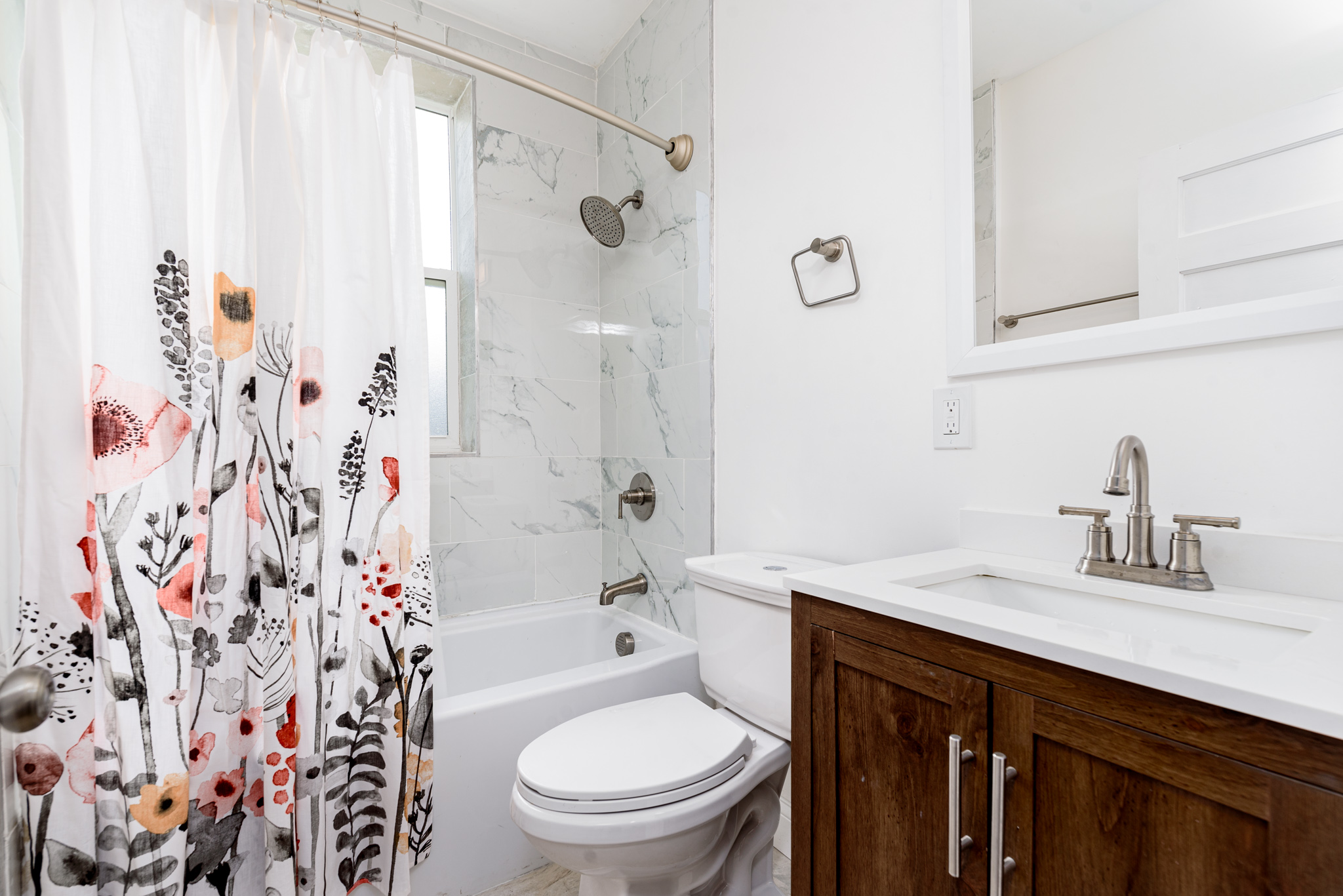 1 Bedroom Bedrooms, ,1 BathroomBathrooms,Woodford Rentals,For Rent,1303