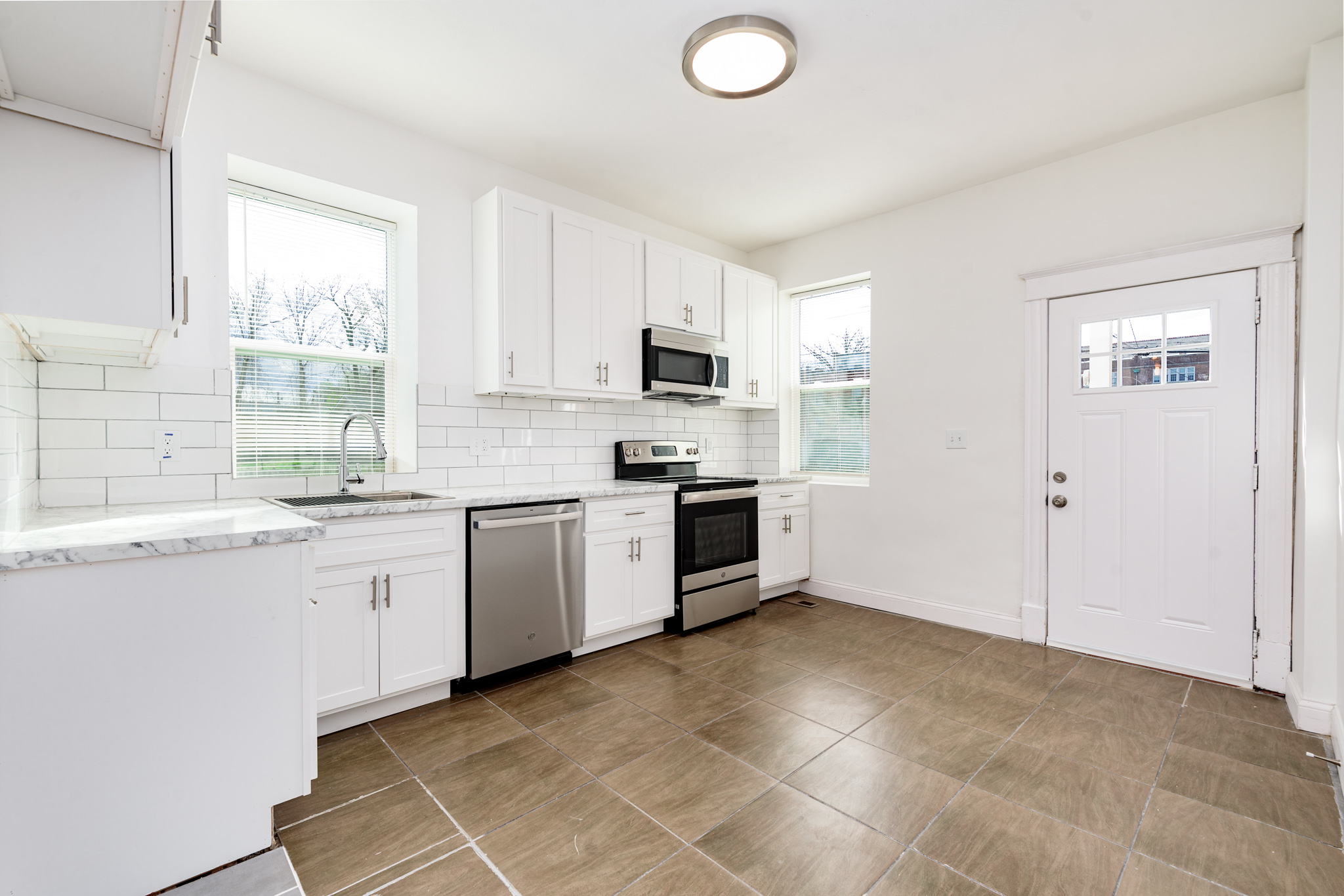 1 Bedroom Bedrooms, ,1 BathroomBathrooms,Woodford Rentals,For Rent,1303