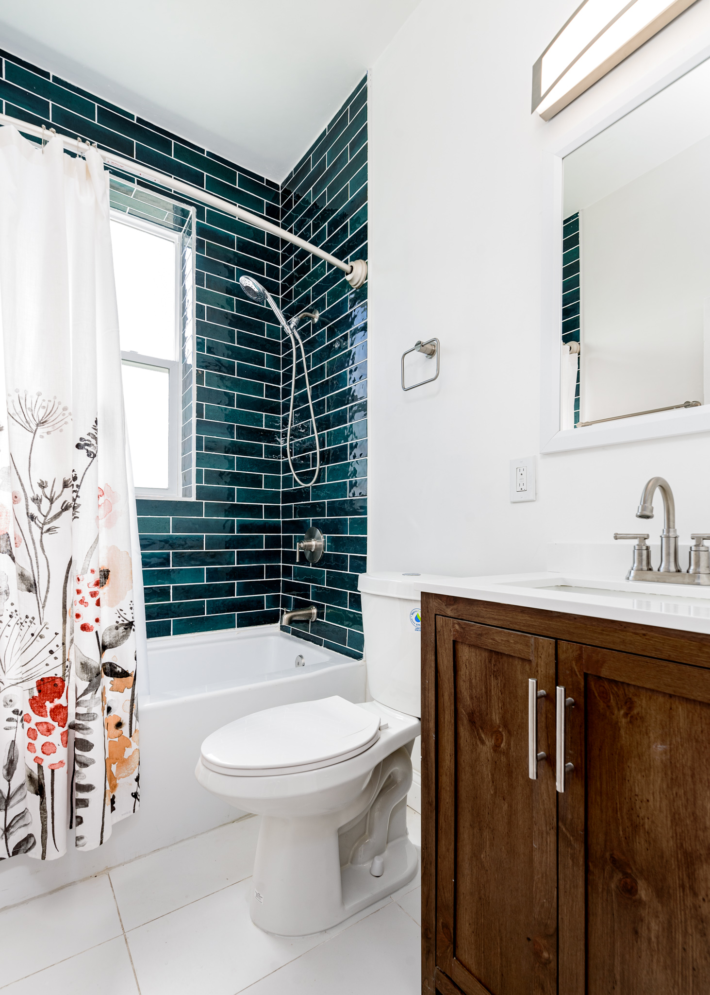 1 Bedroom Bedrooms, ,1 BathroomBathrooms,Woodford Rentals,For Rent,1304