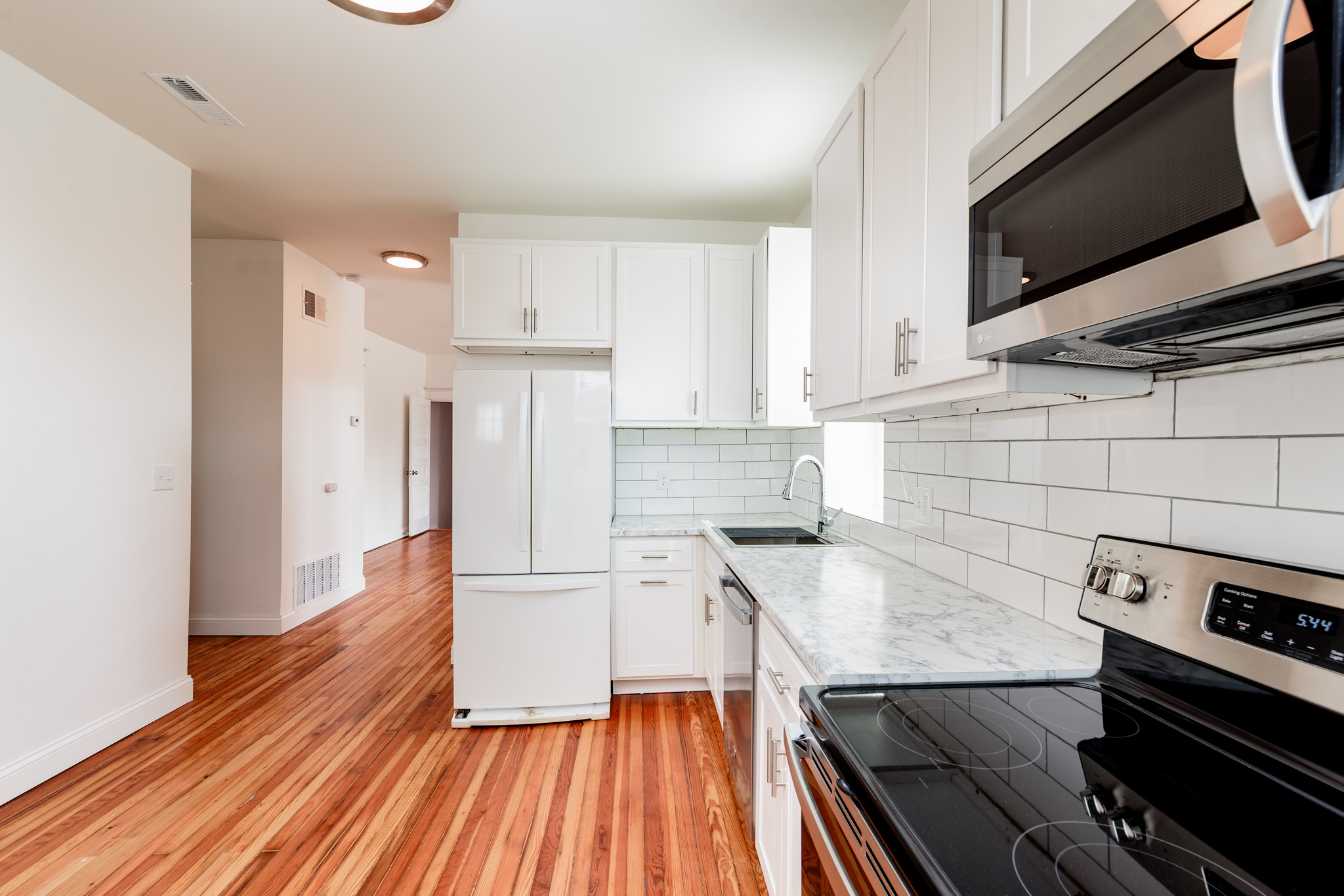 1 Bedroom Bedrooms, ,1 BathroomBathrooms,Woodford Rentals,For Rent,1304