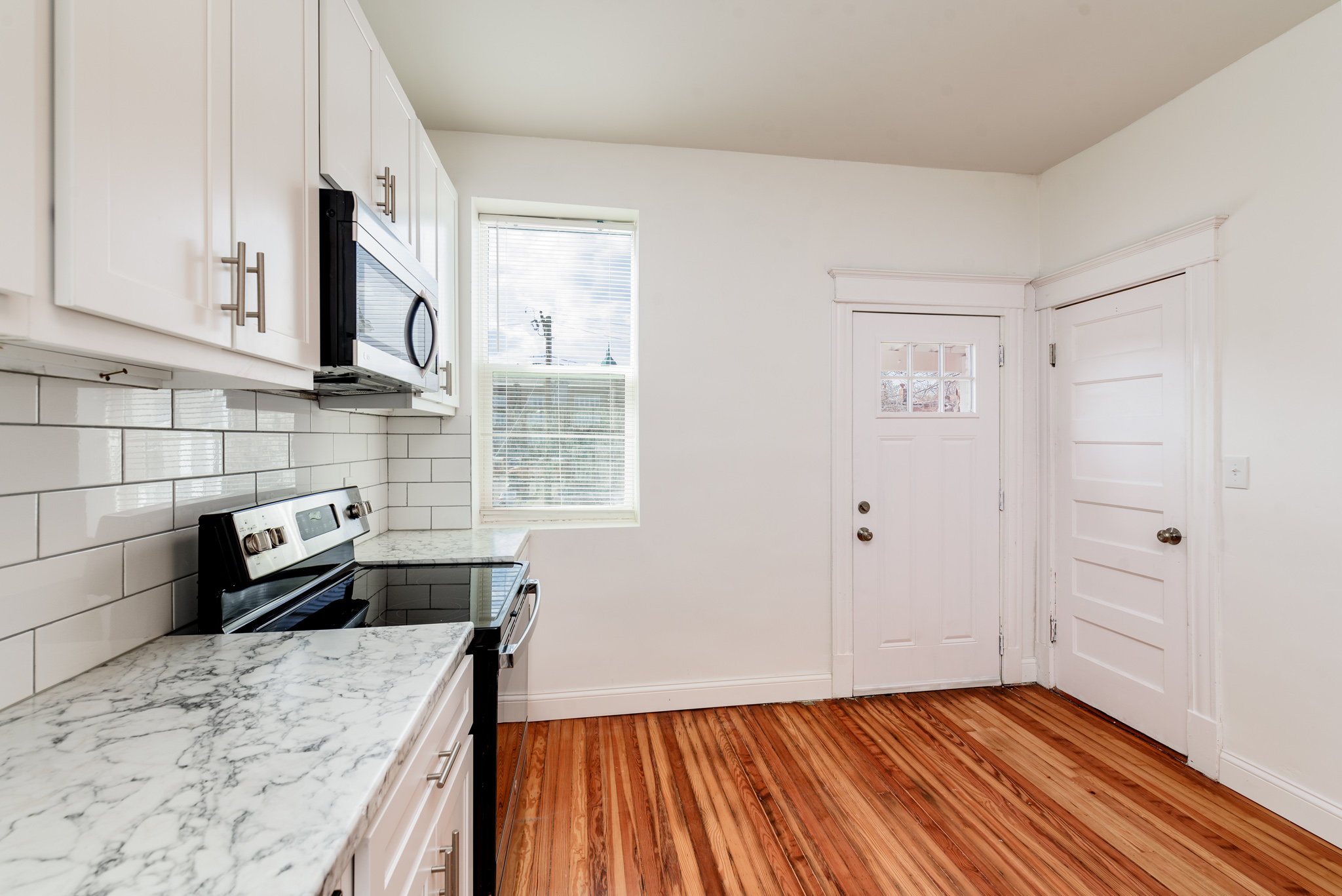 1 Bedroom Bedrooms, ,1 BathroomBathrooms,Woodford Rentals,For Rent,1304