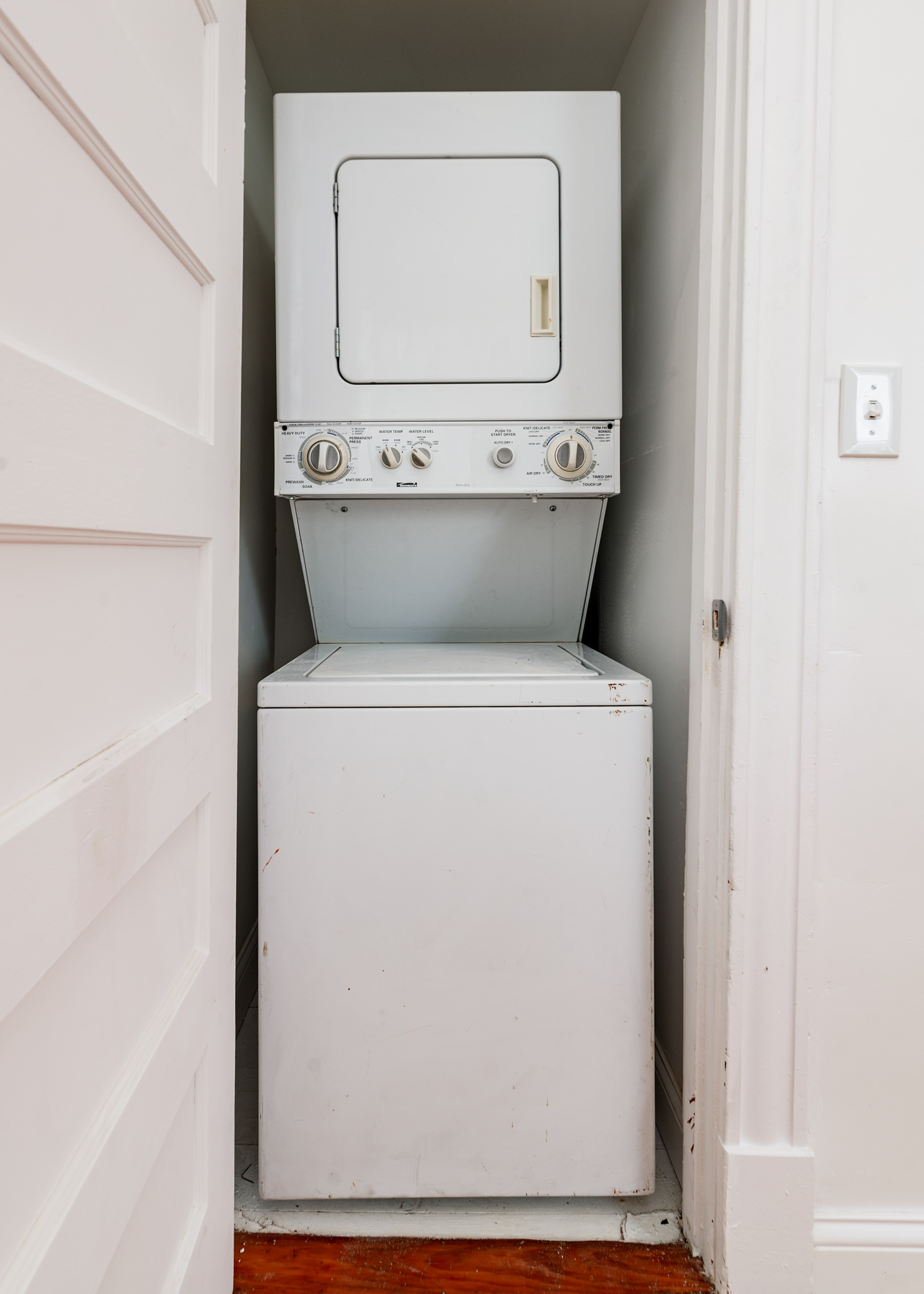1 Bedroom Bedrooms, ,1 BathroomBathrooms,Woodford Rentals,For Rent,1304