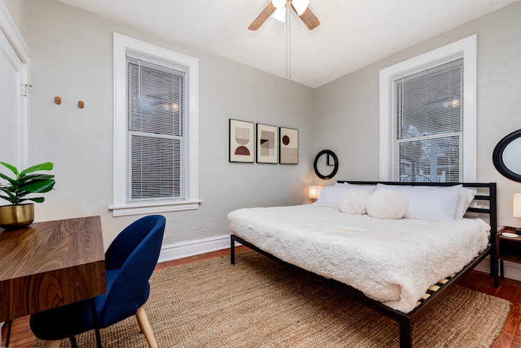 2 Bedrooms Bedrooms, ,1 BathroomBathrooms,Woodford Rentals,For Rent,1305