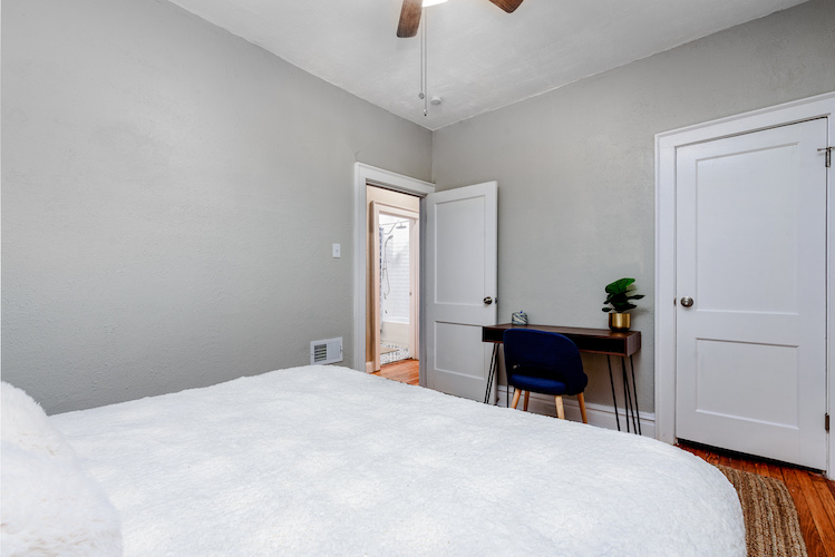 2 Bedrooms Bedrooms, ,1 BathroomBathrooms,Woodford Rentals,For Rent,1305