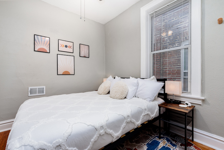 2 Bedrooms Bedrooms, ,1 BathroomBathrooms,Woodford Rentals,For Rent,1305