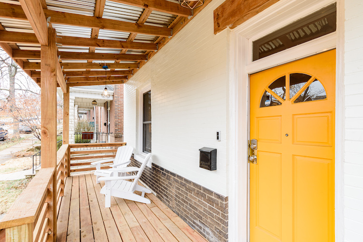 2 Bedrooms Bedrooms, ,1 BathroomBathrooms,Woodford Rentals,For Rent,1305