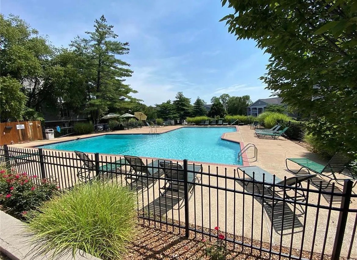 2 Bedrooms Bedrooms, ,1 BathroomBathrooms,Woodford Rentals,For Rent,1309