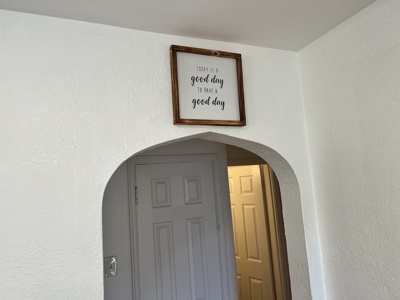 3 Bedrooms Bedrooms, ,2 BathroomsBathrooms,Woodford Rentals,For Rent,1312