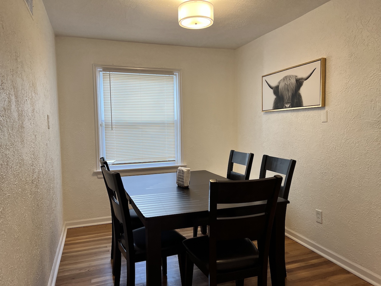 3 Bedrooms Bedrooms, ,2 BathroomsBathrooms,Woodford Rentals,For Rent,1312
