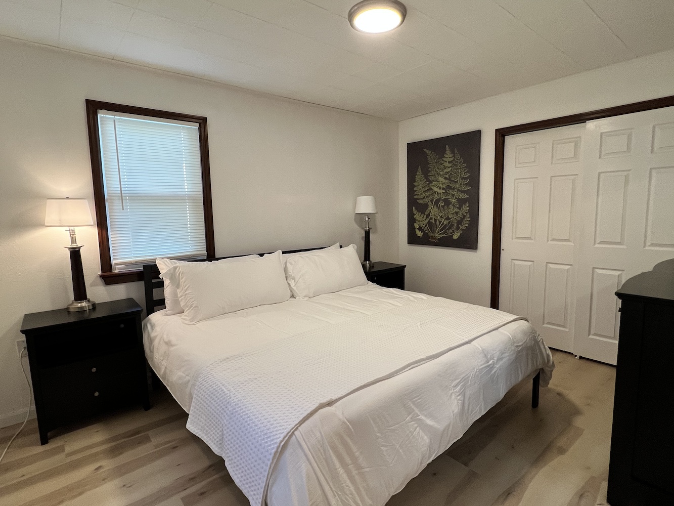 3 Bedrooms Bedrooms, ,2 BathroomsBathrooms,Woodford Rentals,For Rent,1312