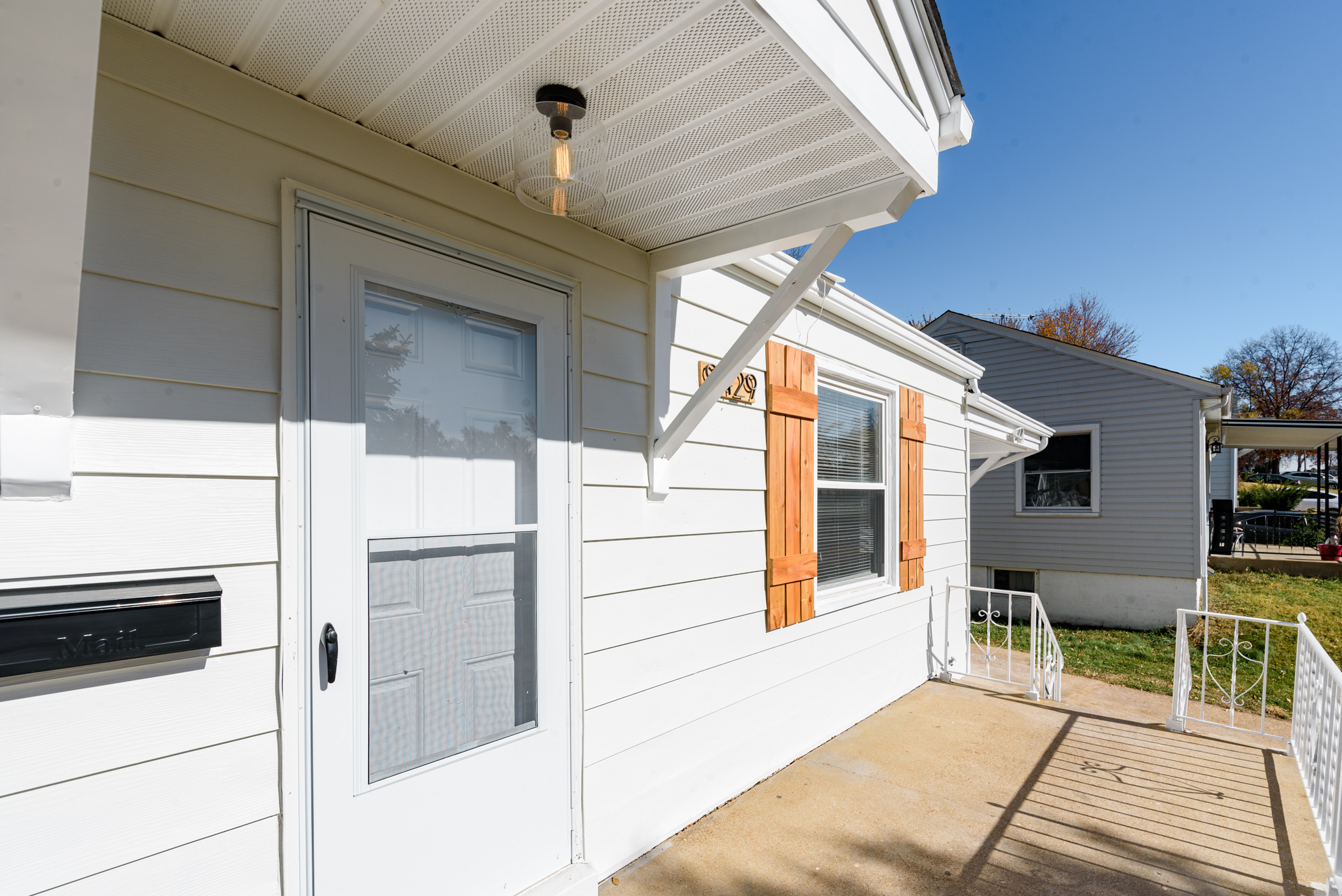 3 Bedrooms Bedrooms, ,2 BathroomsBathrooms,Woodford Rentals,For Rent,1312