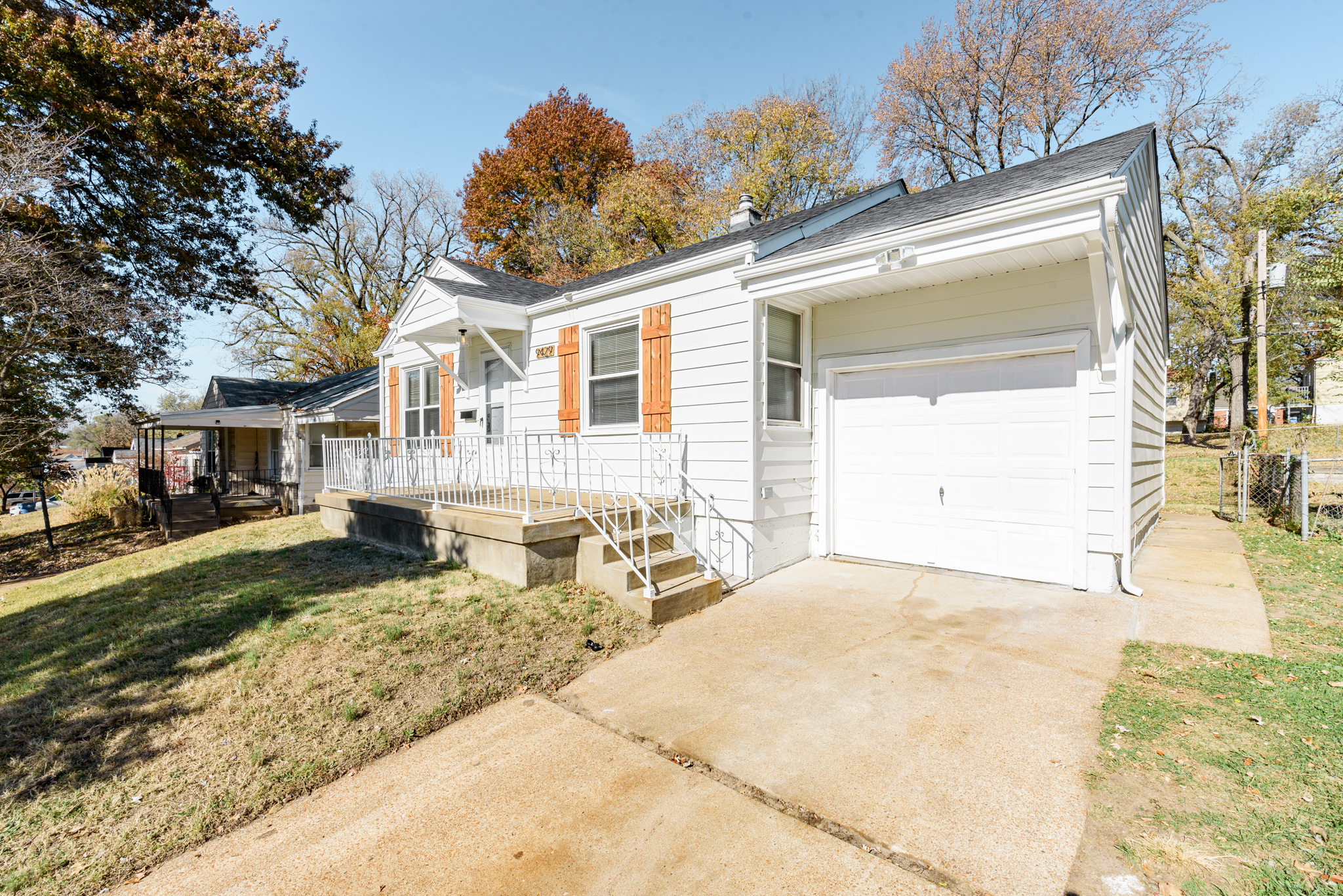 3 Bedrooms Bedrooms, ,2 BathroomsBathrooms,Woodford Rentals,For Rent,1312