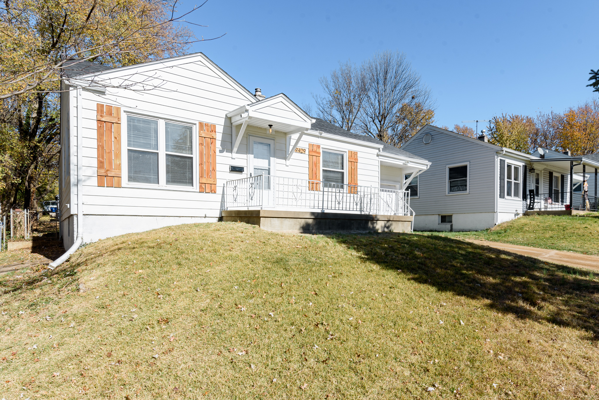 3 Bedrooms Bedrooms, ,2 BathroomsBathrooms,Woodford Rentals,For Rent,1312