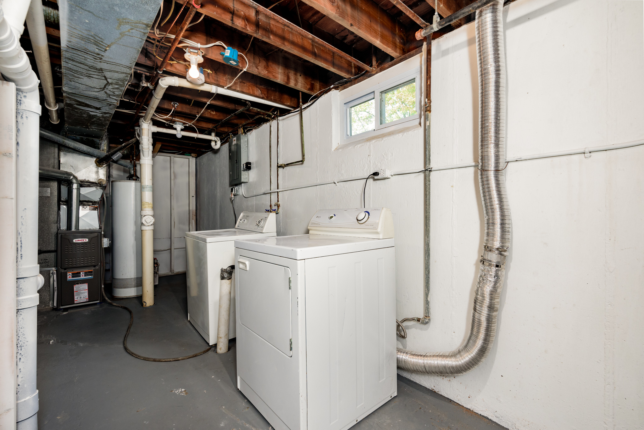 4 Bedrooms Bedrooms, ,2 BathroomsBathrooms,Woodford Rentals,For Rent,1313