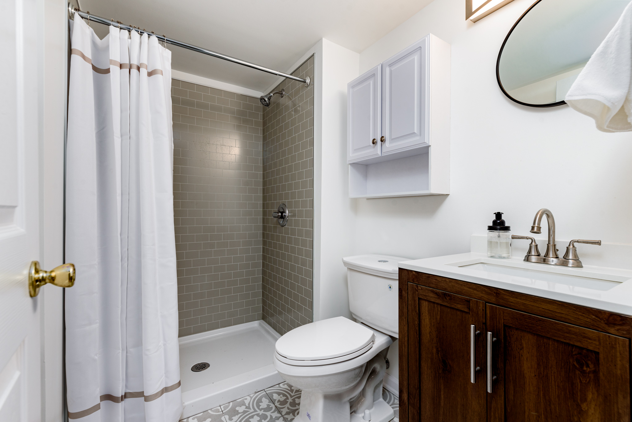 4 Bedrooms Bedrooms, ,2 BathroomsBathrooms,Woodford Rentals,For Rent,1313