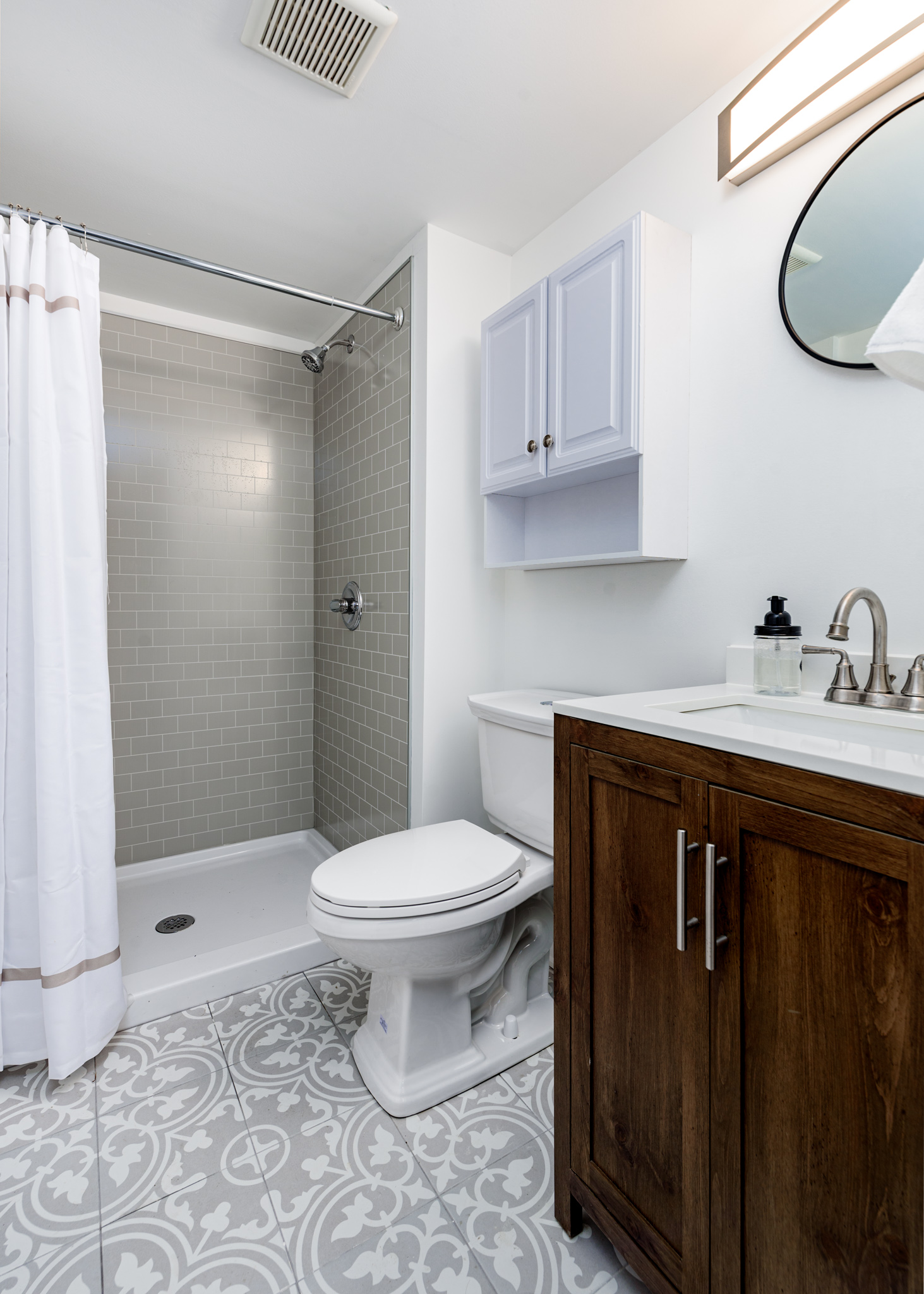 4 Bedrooms Bedrooms, ,2 BathroomsBathrooms,Woodford Rentals,For Rent,1313
