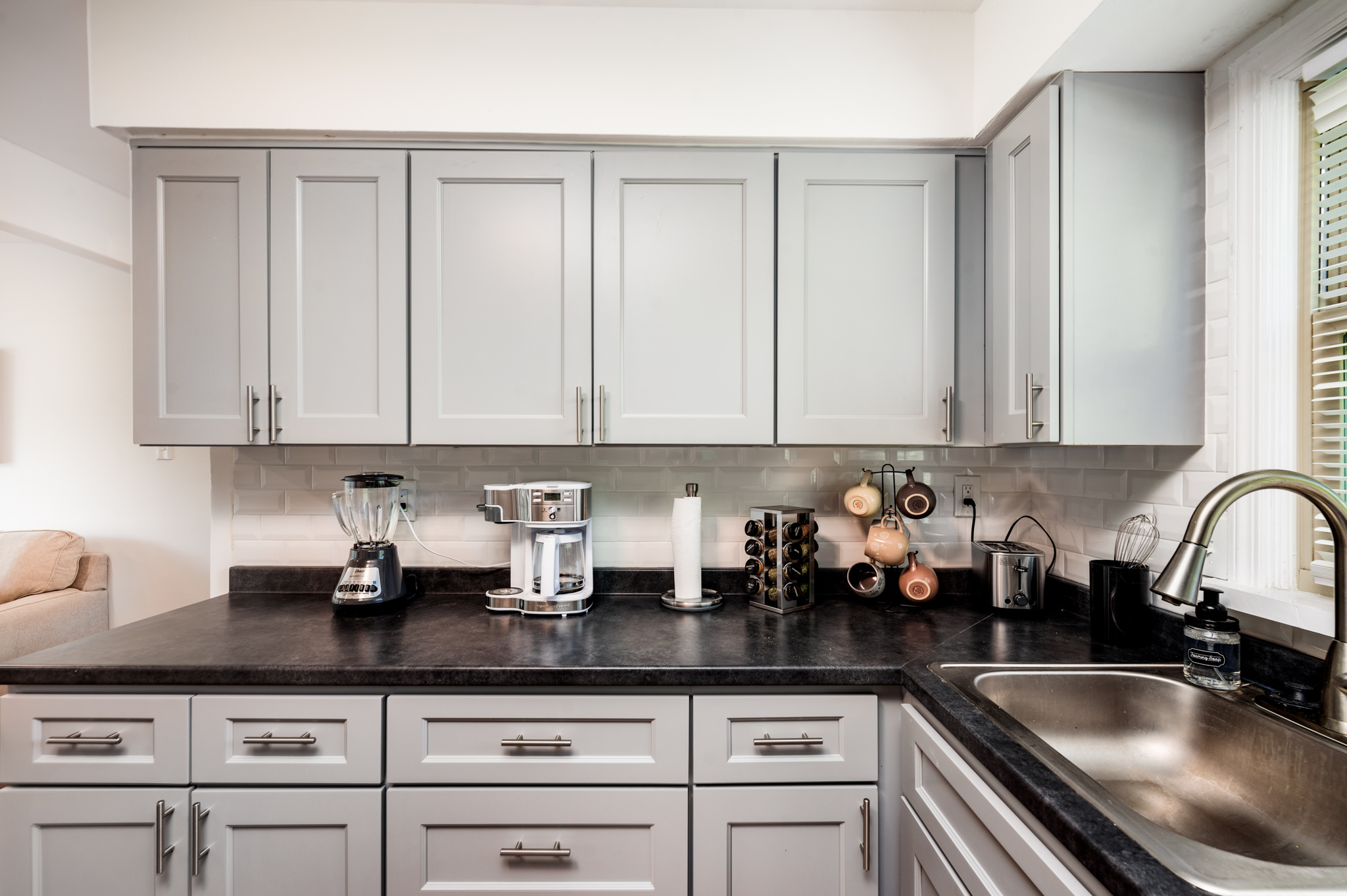 4 Bedrooms Bedrooms, ,2 BathroomsBathrooms,Woodford Rentals,For Rent,1313