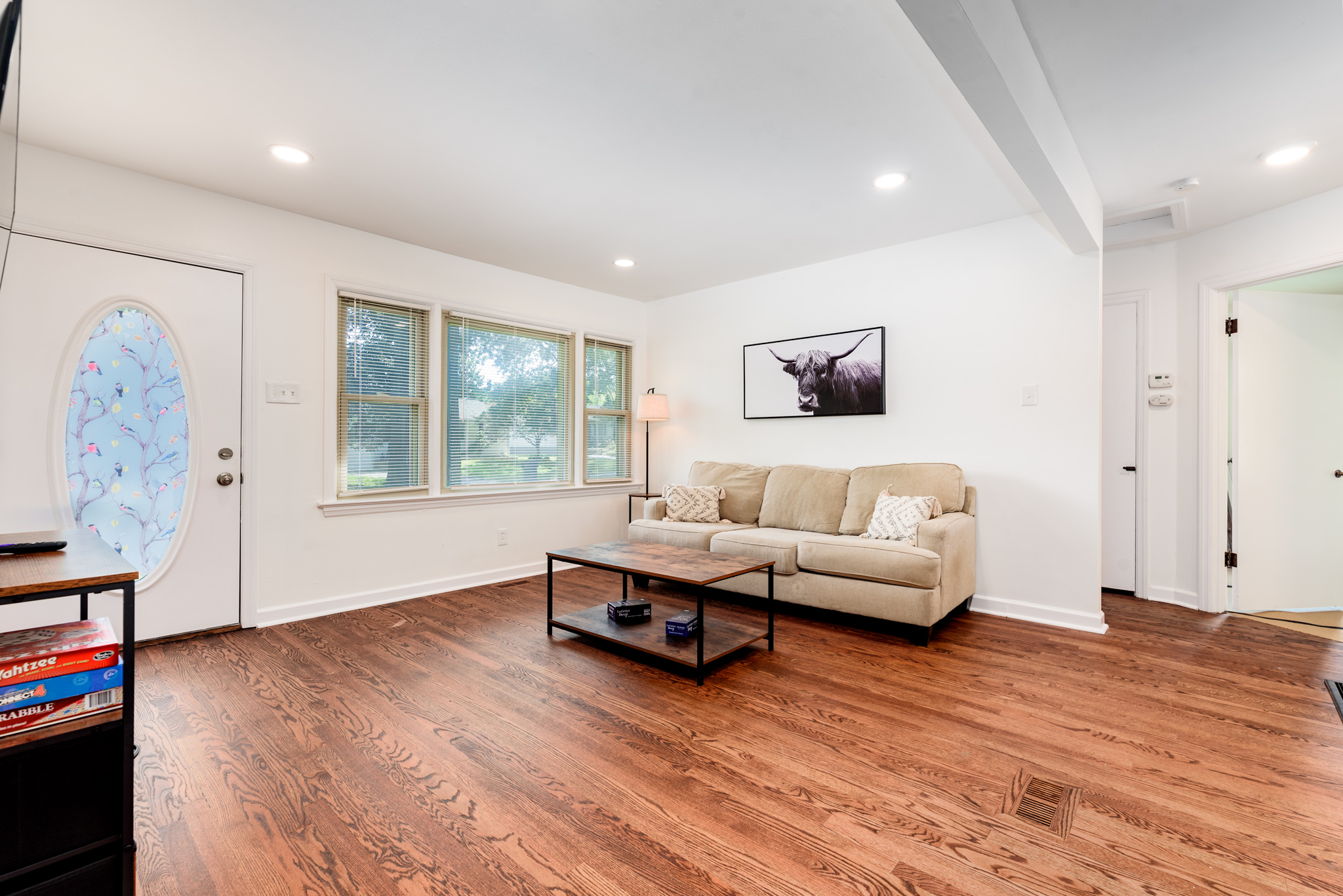 4 Bedrooms Bedrooms, ,2 BathroomsBathrooms,Woodford Rentals,For Rent,1313