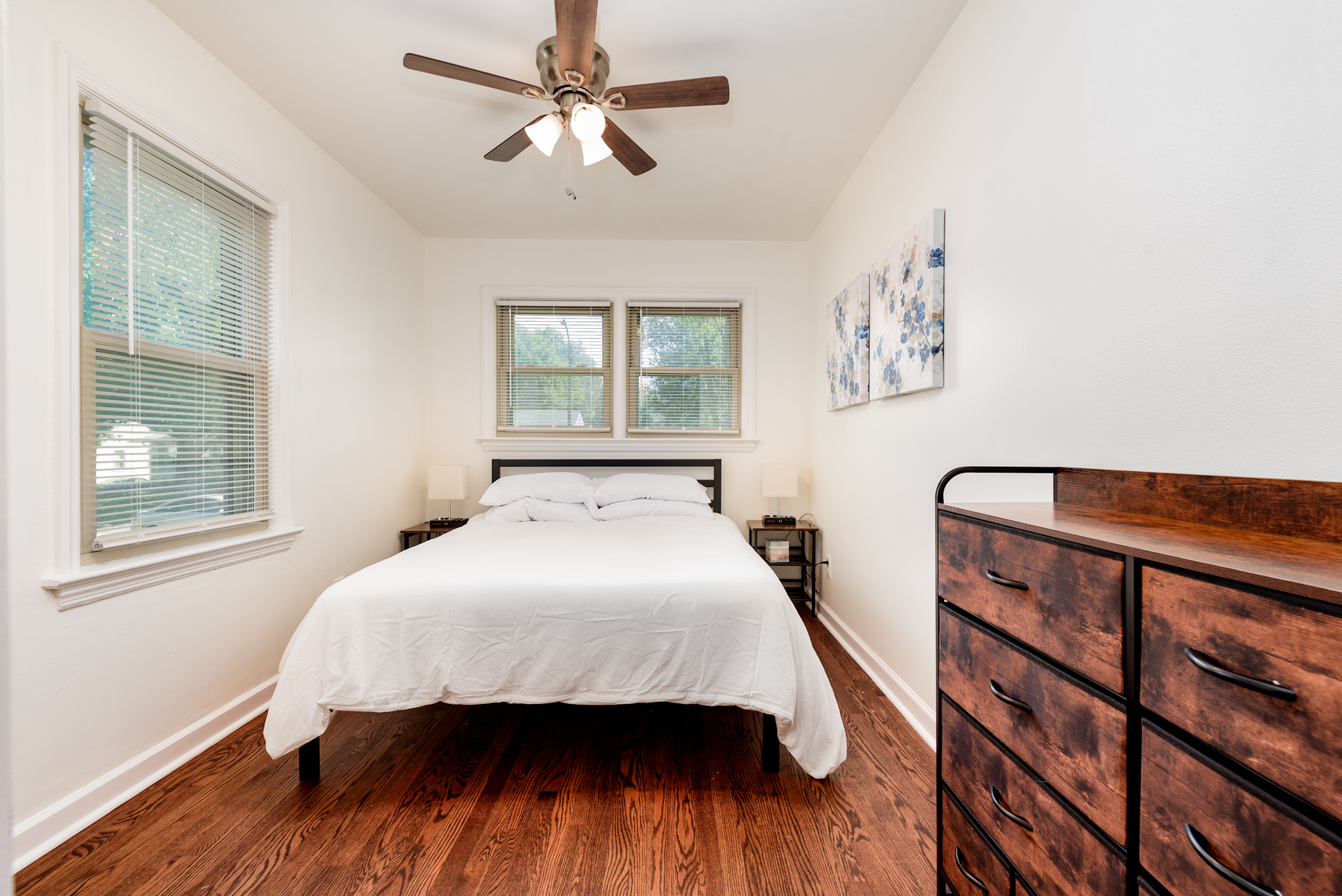 4 Bedrooms Bedrooms, ,2 BathroomsBathrooms,Woodford Rentals,For Rent,1313