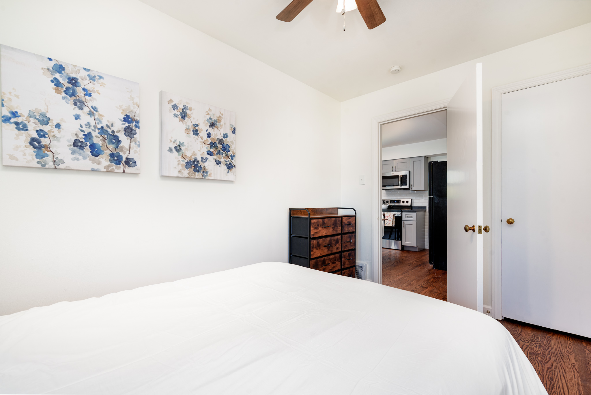 4 Bedrooms Bedrooms, ,2 BathroomsBathrooms,Woodford Rentals,For Rent,1313