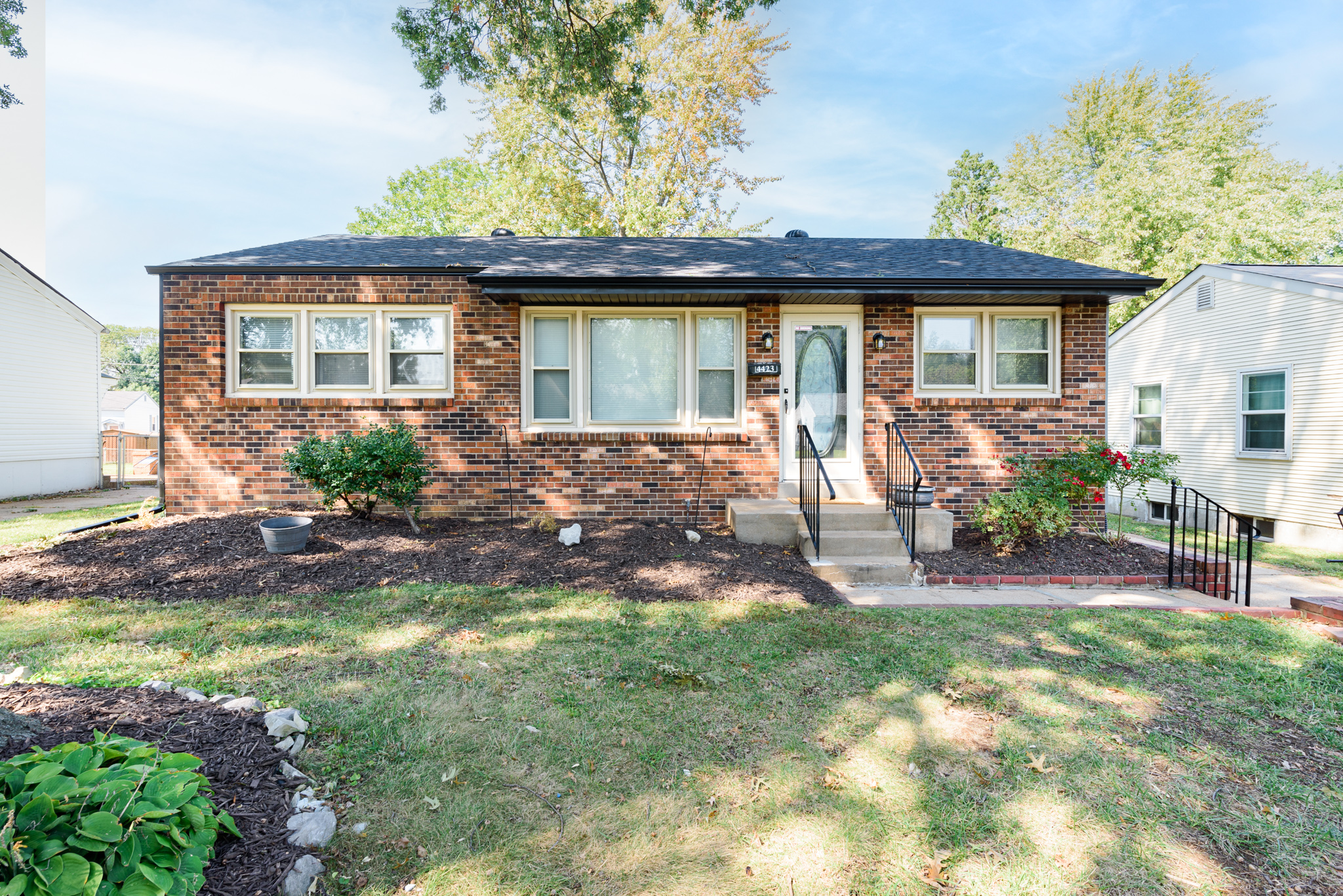 4 Bedrooms Bedrooms, ,2 BathroomsBathrooms,Woodford Rentals,For Rent,1313