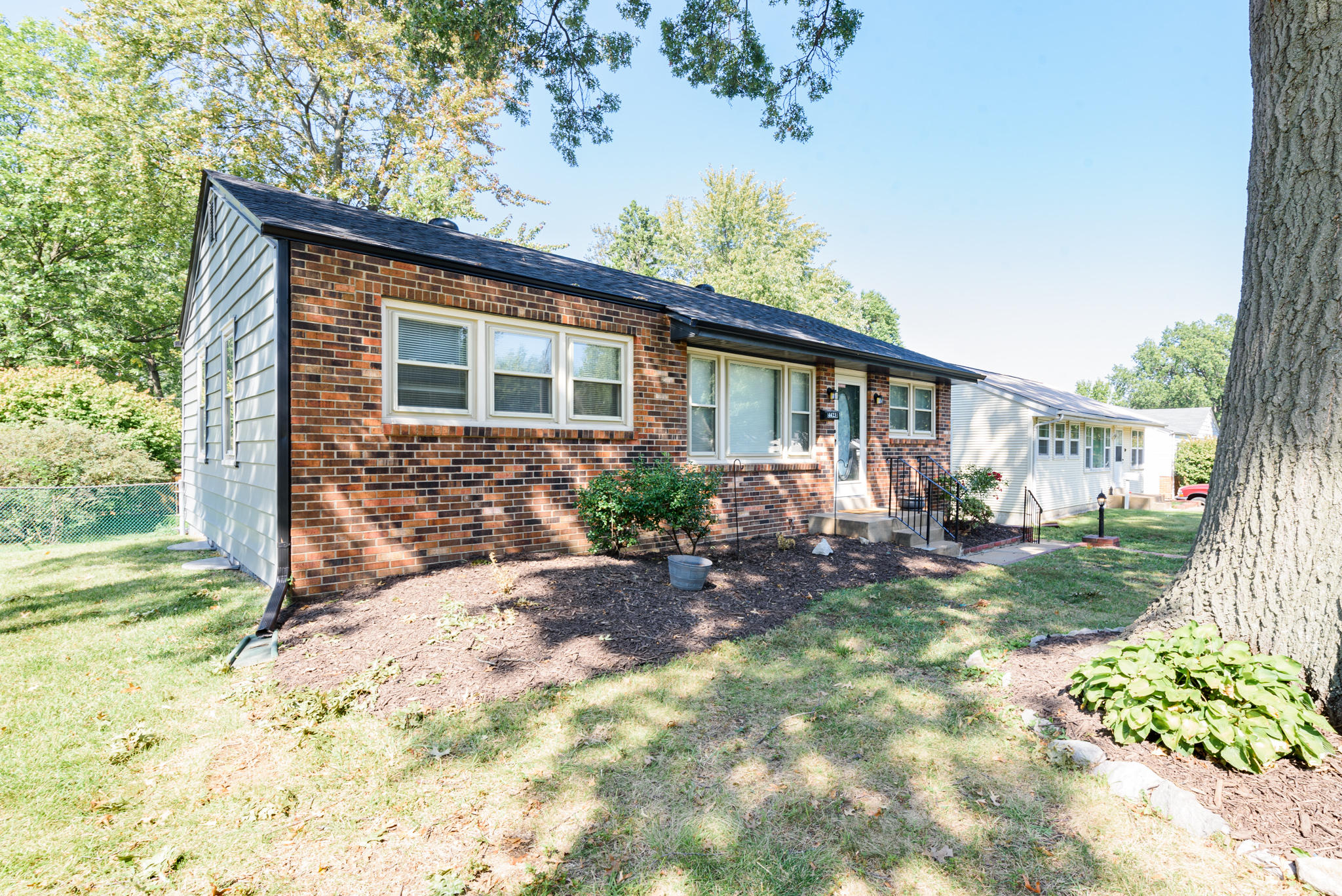 4 Bedrooms Bedrooms, ,2 BathroomsBathrooms,Woodford Rentals,For Rent,1313