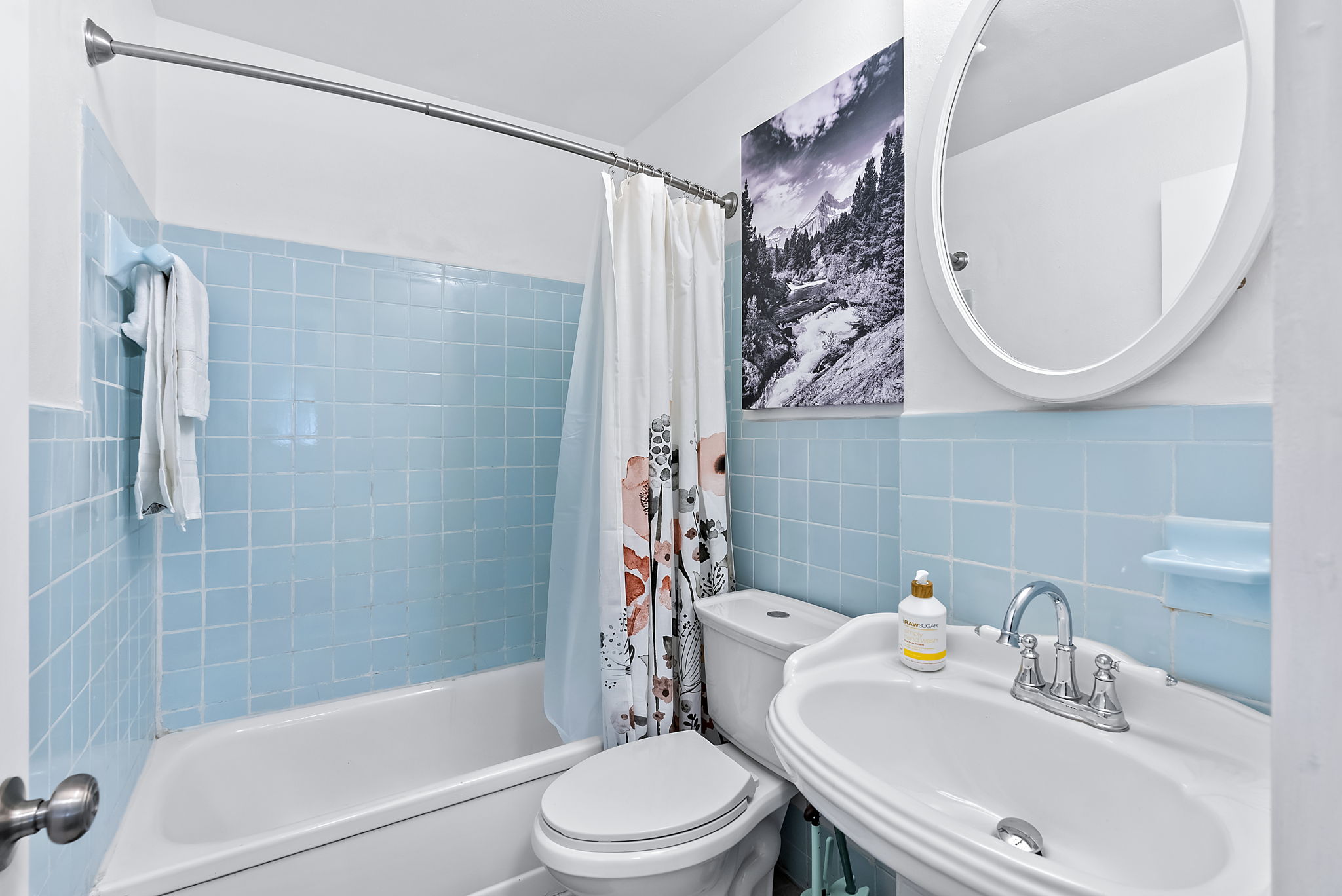 4 Bedrooms Bedrooms, ,1.5 BathroomsBathrooms,Woodford Rentals,For Rent,1314