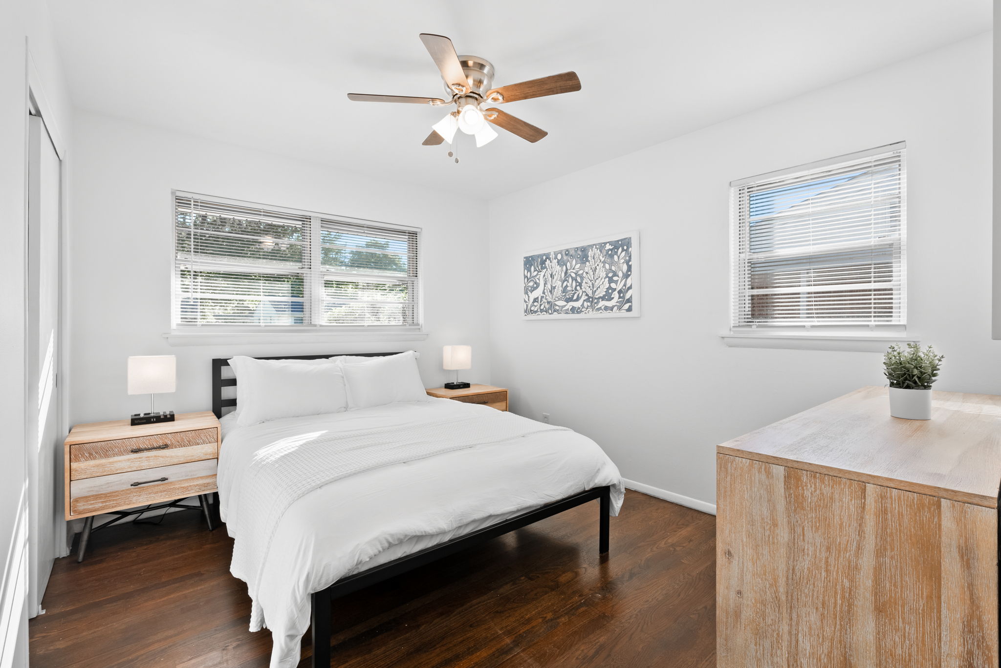 4 Bedrooms Bedrooms, ,1.5 BathroomsBathrooms,Woodford Rentals,For Rent,1314