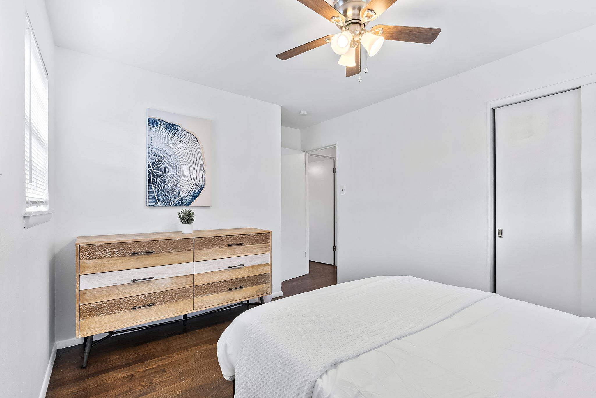 4 Bedrooms Bedrooms, ,1.5 BathroomsBathrooms,Woodford Rentals,For Rent,1314