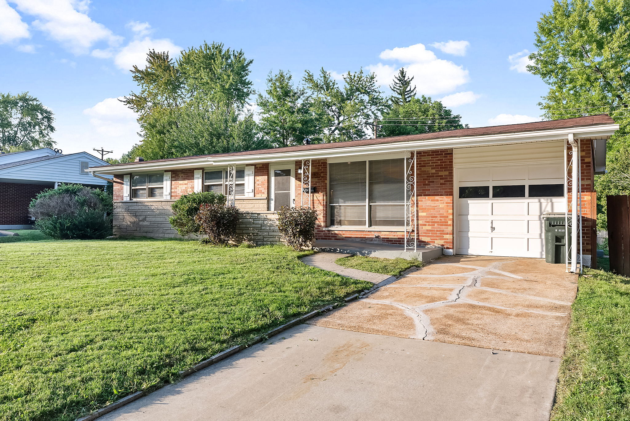 4 Bedrooms Bedrooms, ,1.5 BathroomsBathrooms,Woodford Rentals,For Rent,1314