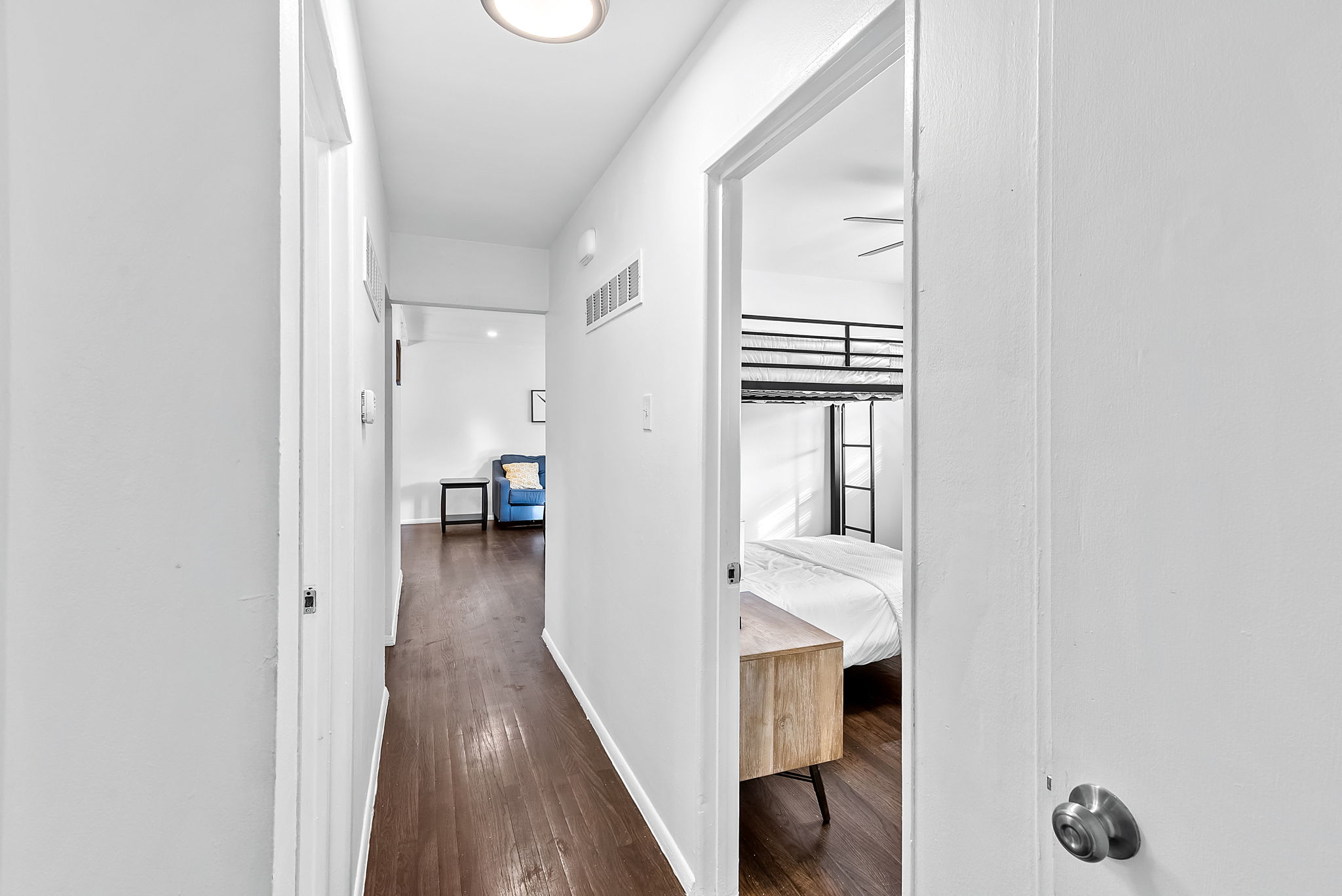 4 Bedrooms Bedrooms, ,1.5 BathroomsBathrooms,Woodford Rentals,For Rent,1314