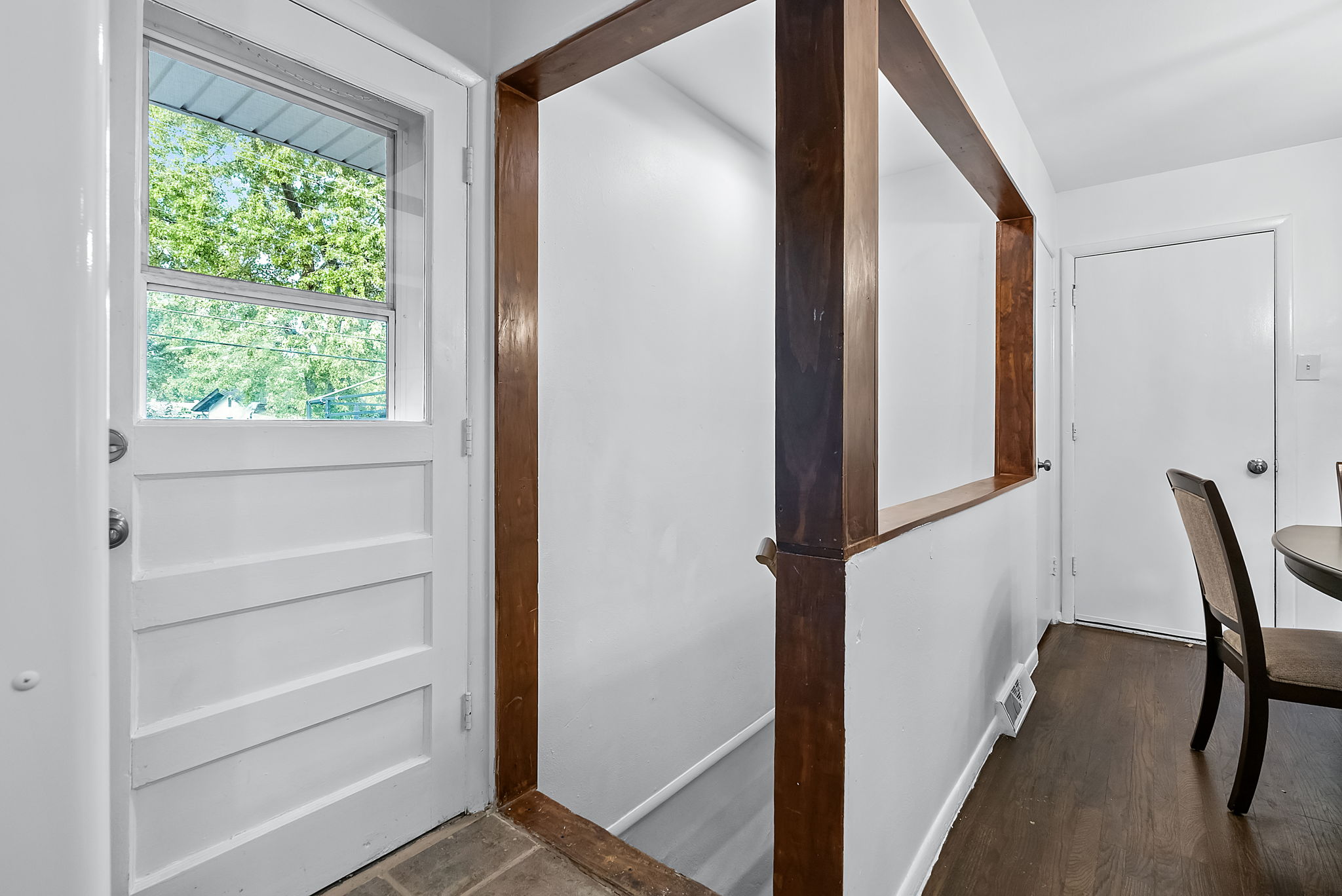 4 Bedrooms Bedrooms, ,1.5 BathroomsBathrooms,Woodford Rentals,For Rent,1314