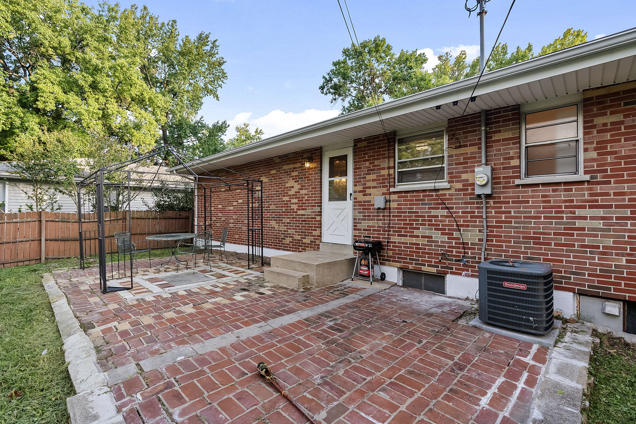 4 Bedrooms Bedrooms, ,1.5 BathroomsBathrooms,Woodford Rentals,For Rent,1314