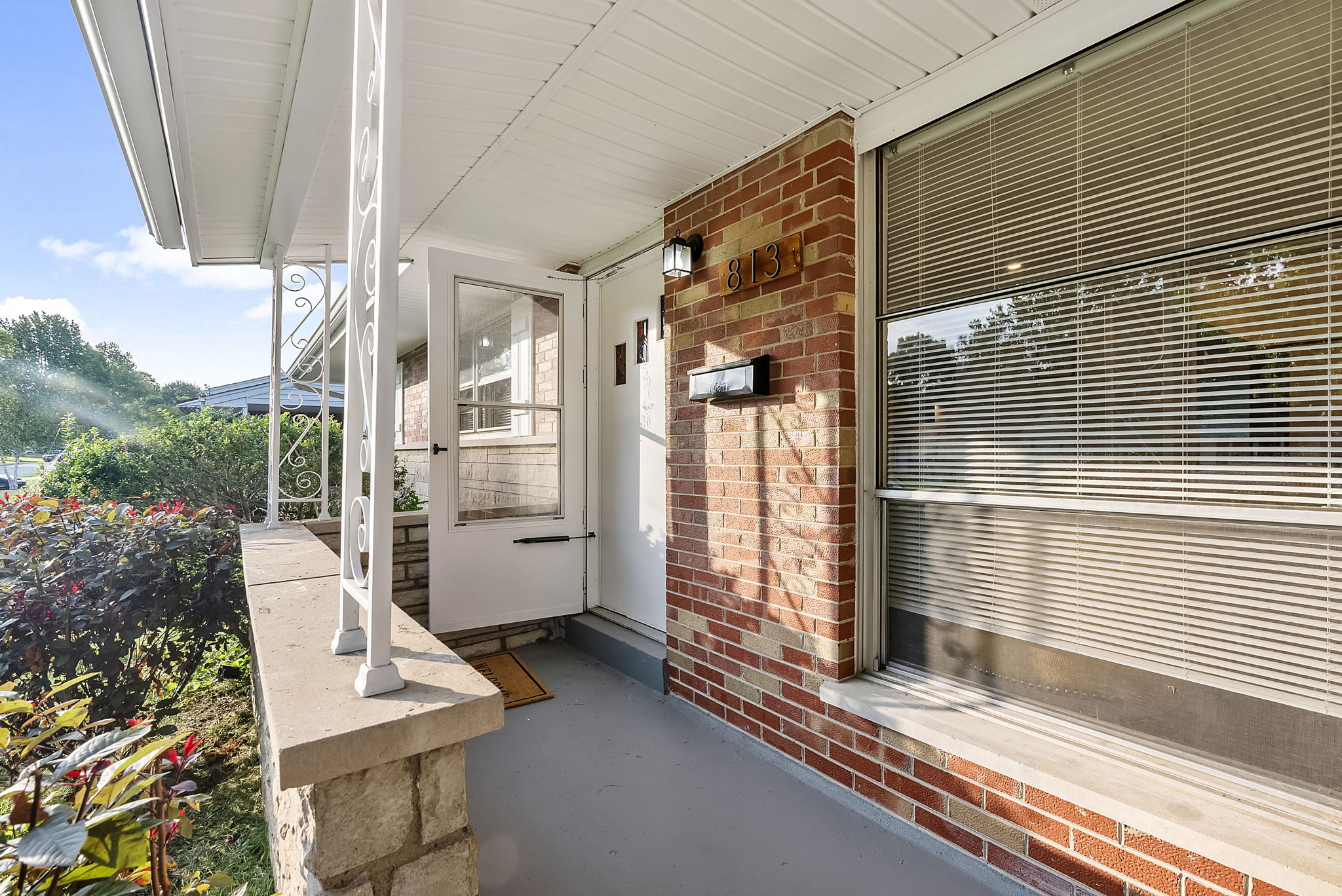 4 Bedrooms Bedrooms, ,1.5 BathroomsBathrooms,Woodford Rentals,For Rent,1314
