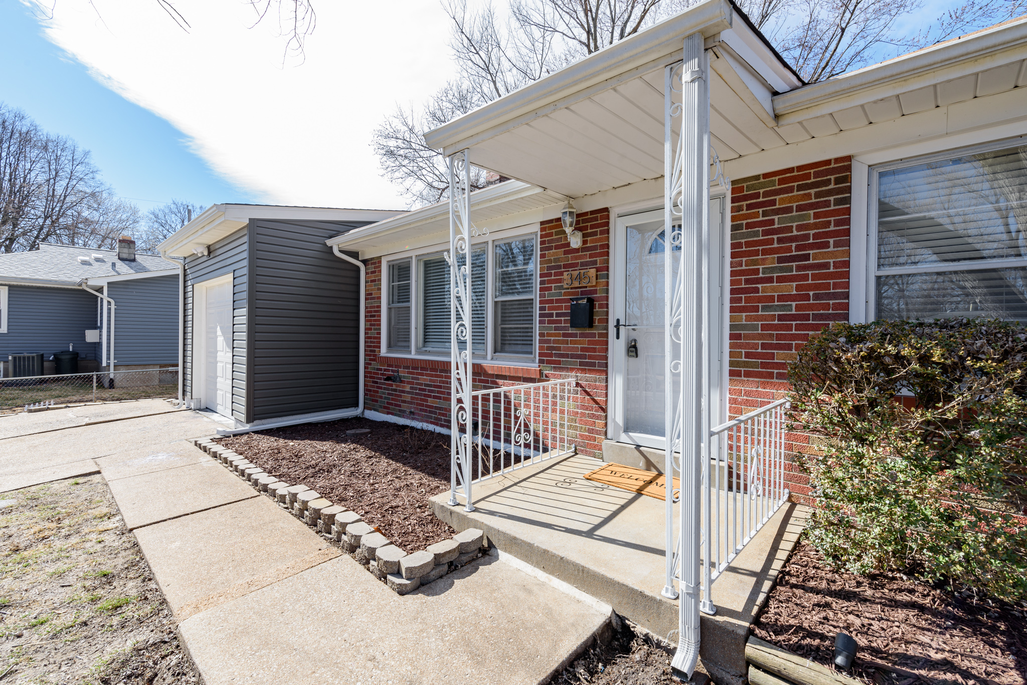 4 Bedrooms Bedrooms, ,2 BathroomsBathrooms,Woodford Rentals,For Rent,1315