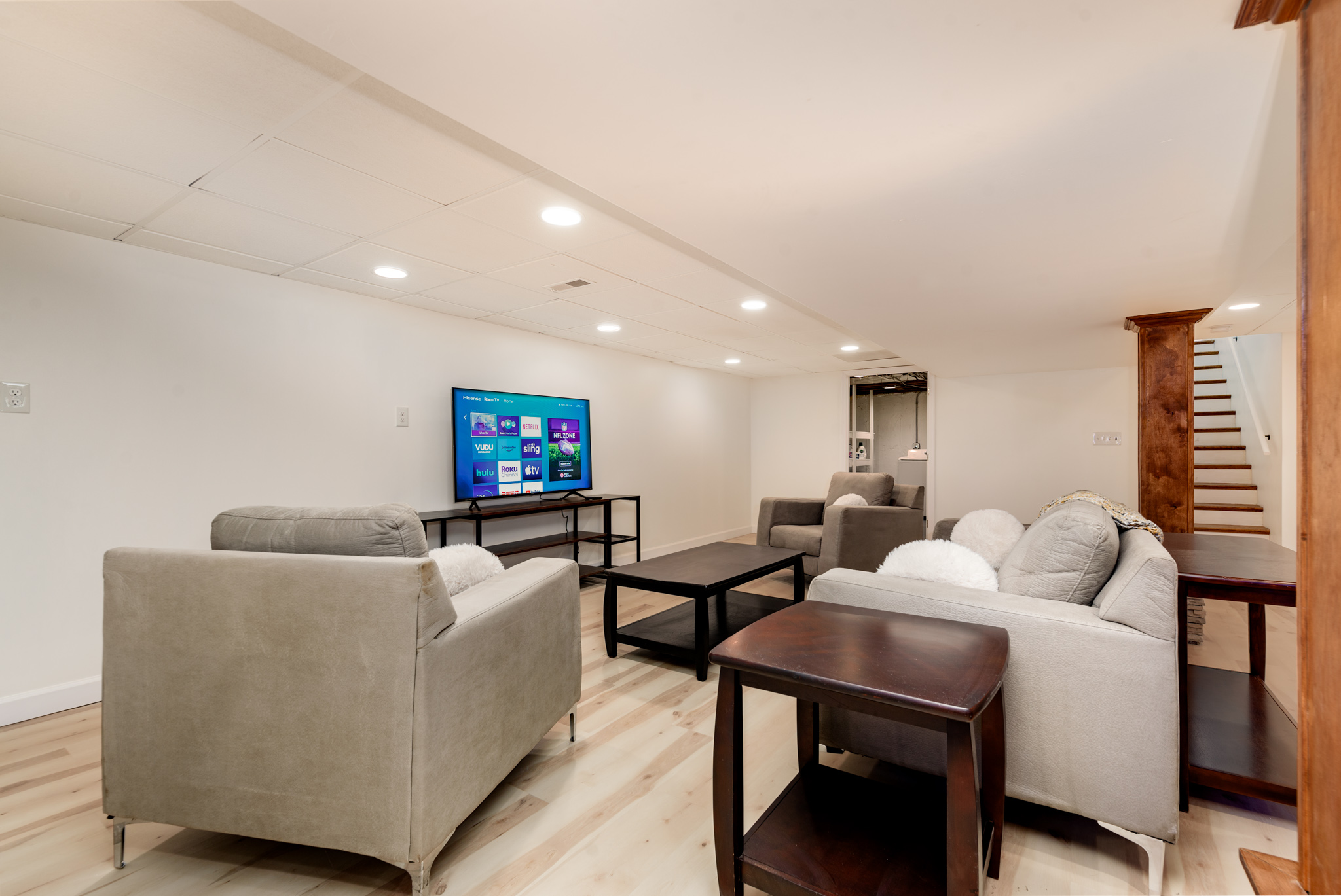 4 Bedrooms Bedrooms, ,2 BathroomsBathrooms,Woodford Rentals,For Rent,1315