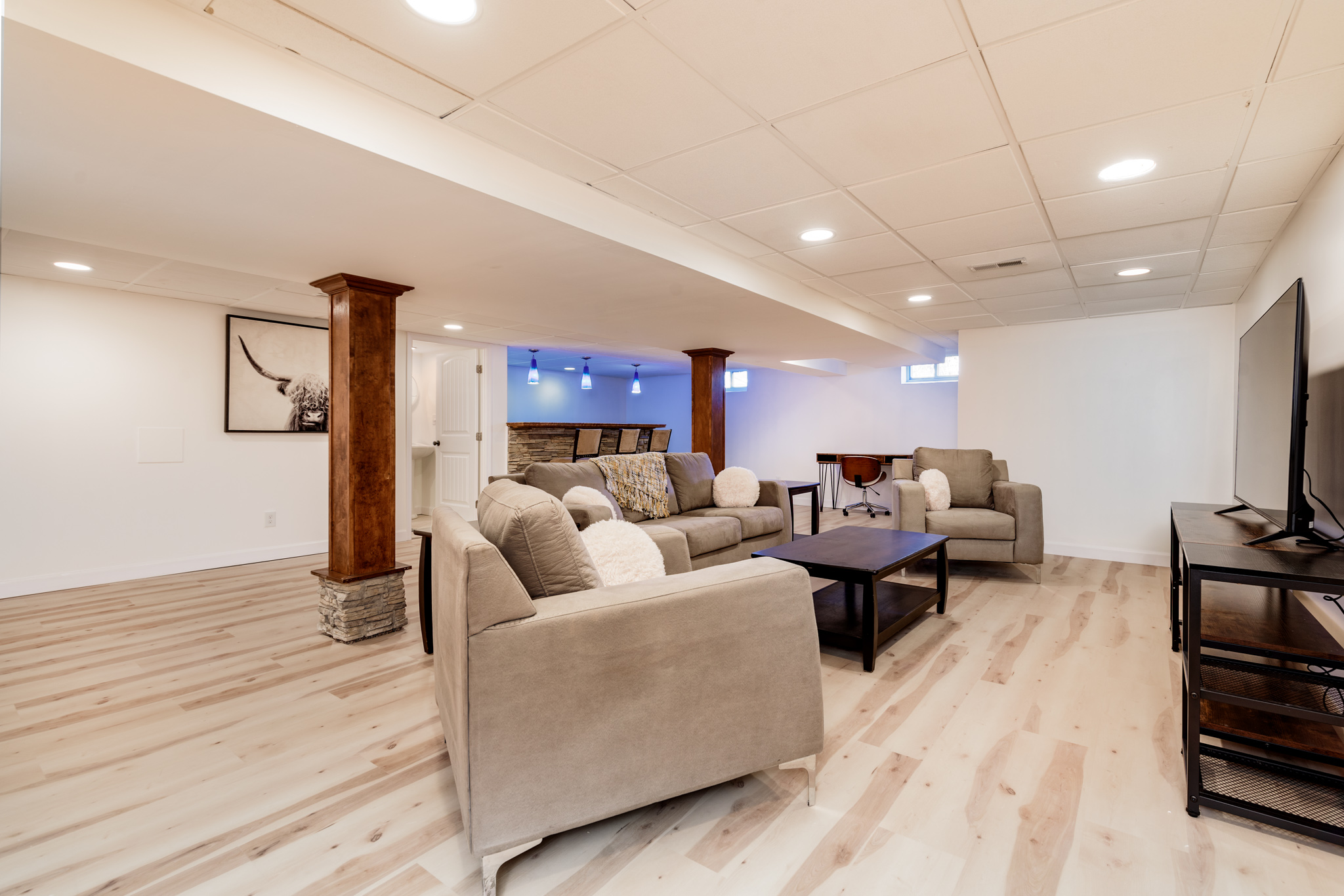 4 Bedrooms Bedrooms, ,2 BathroomsBathrooms,Woodford Rentals,For Rent,1315