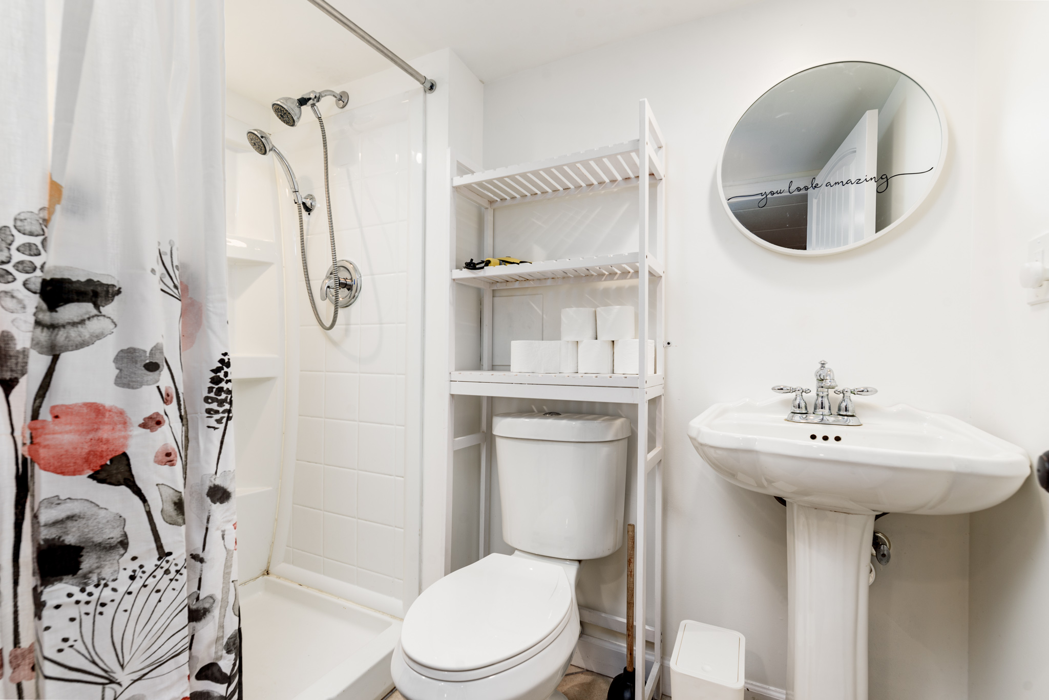 4 Bedrooms Bedrooms, ,2 BathroomsBathrooms,Woodford Rentals,For Rent,1315