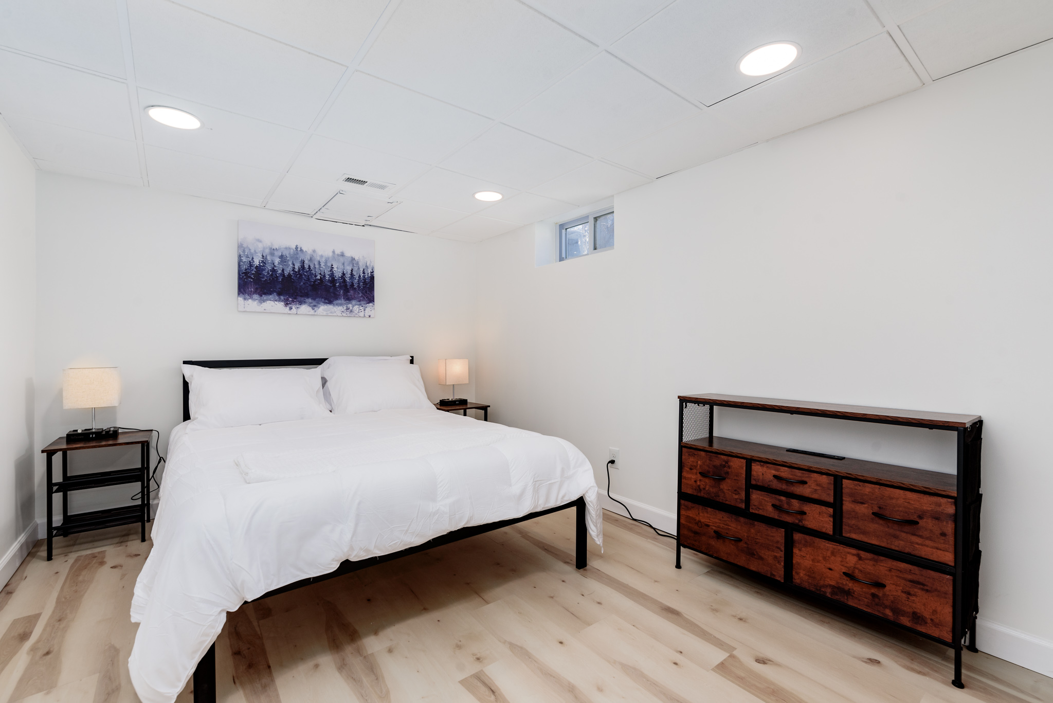4 Bedrooms Bedrooms, ,2 BathroomsBathrooms,Woodford Rentals,For Rent,1315