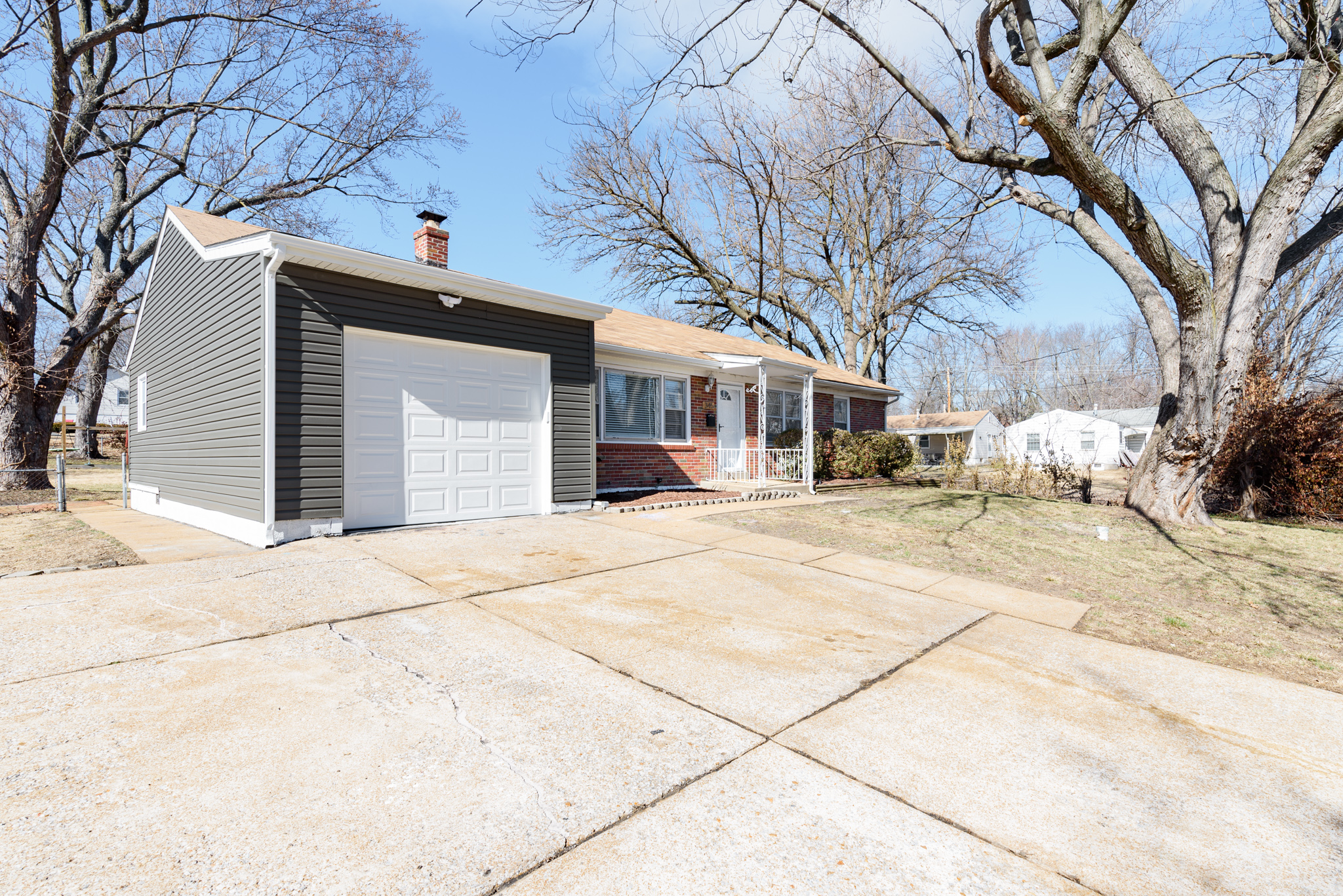 4 Bedrooms Bedrooms, ,2 BathroomsBathrooms,Woodford Rentals,For Rent,1315
