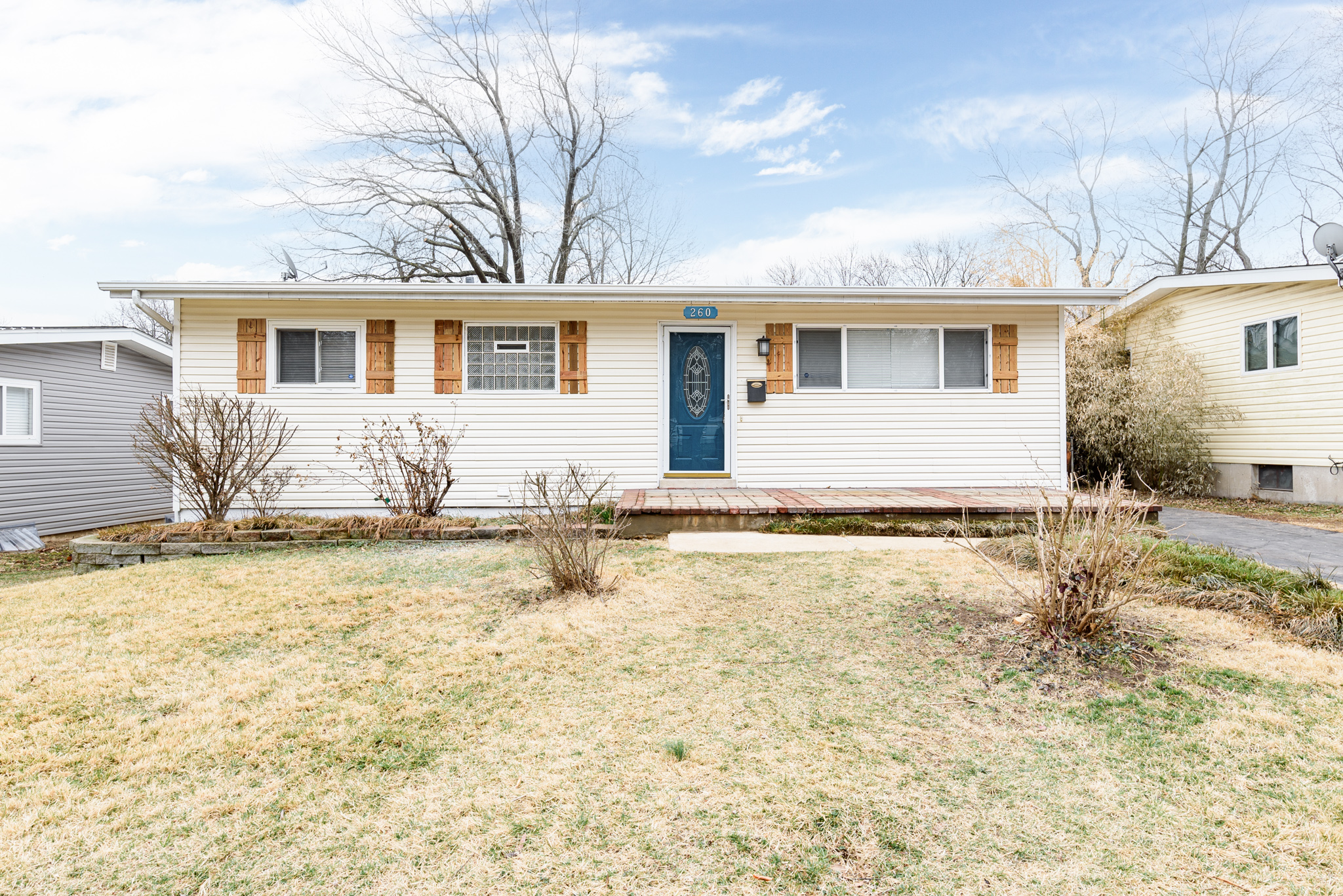 4 Bedrooms Bedrooms, ,2 BathroomsBathrooms,Woodford Rentals,For Rent,1316