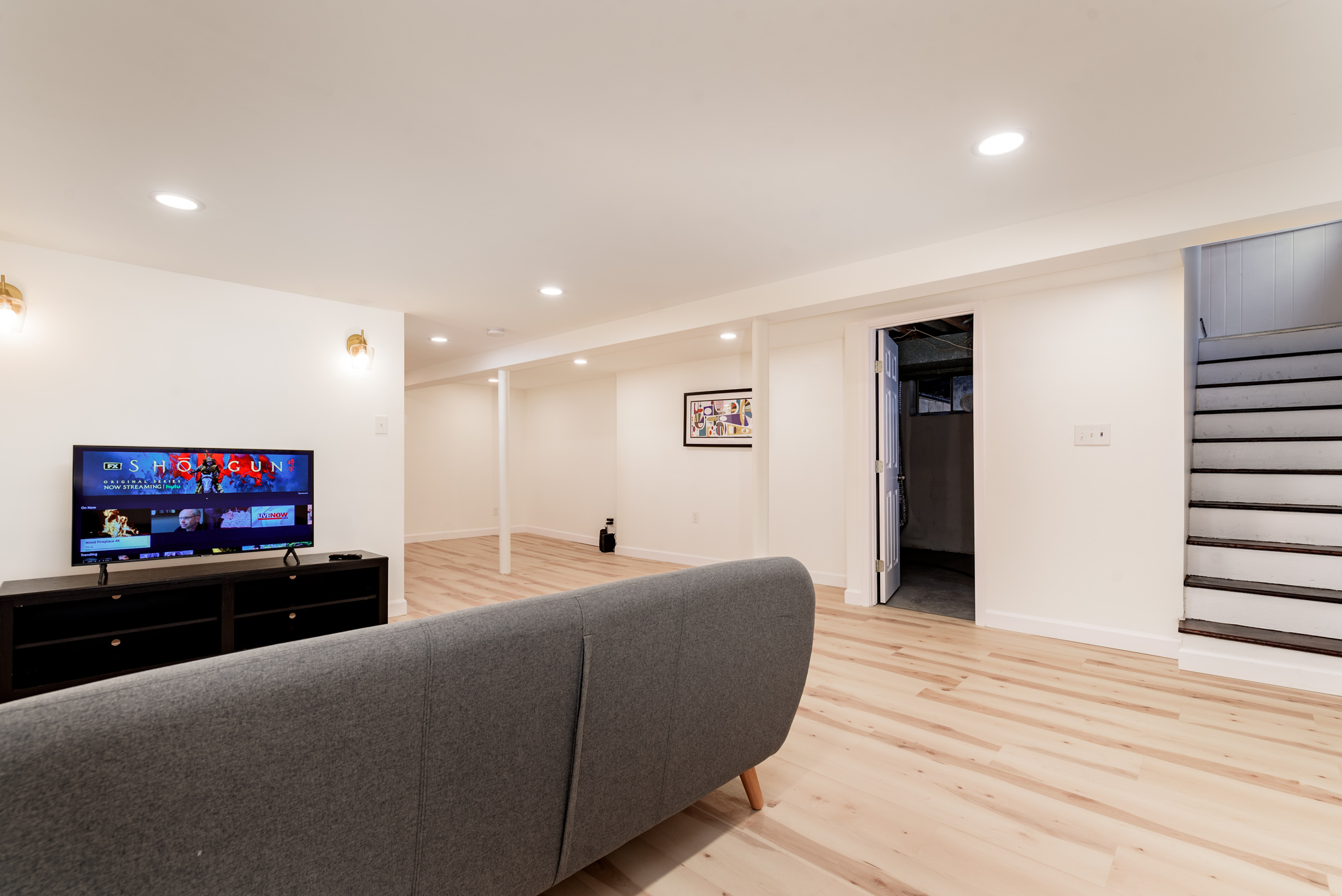 4 Bedrooms Bedrooms, ,2 BathroomsBathrooms,Woodford Rentals,For Rent,1316