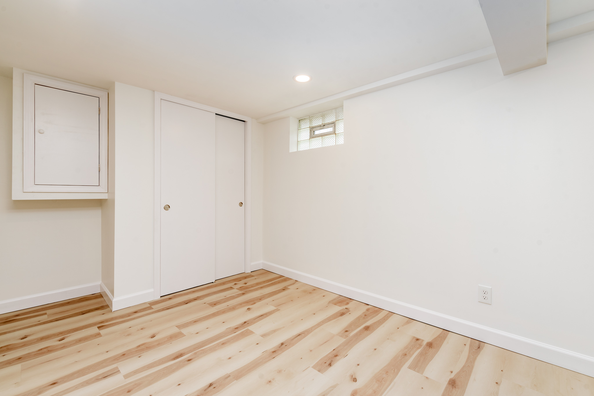 4 Bedrooms Bedrooms, ,2 BathroomsBathrooms,Woodford Rentals,For Rent,1316