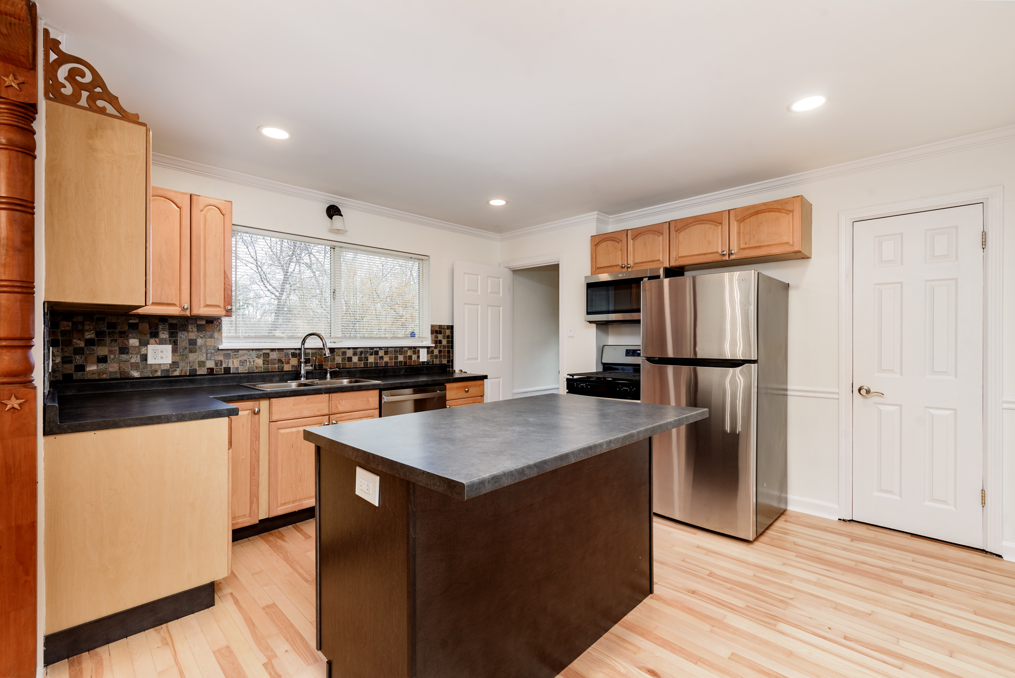 4 Bedrooms Bedrooms, ,2 BathroomsBathrooms,Woodford Rentals,For Rent,1316