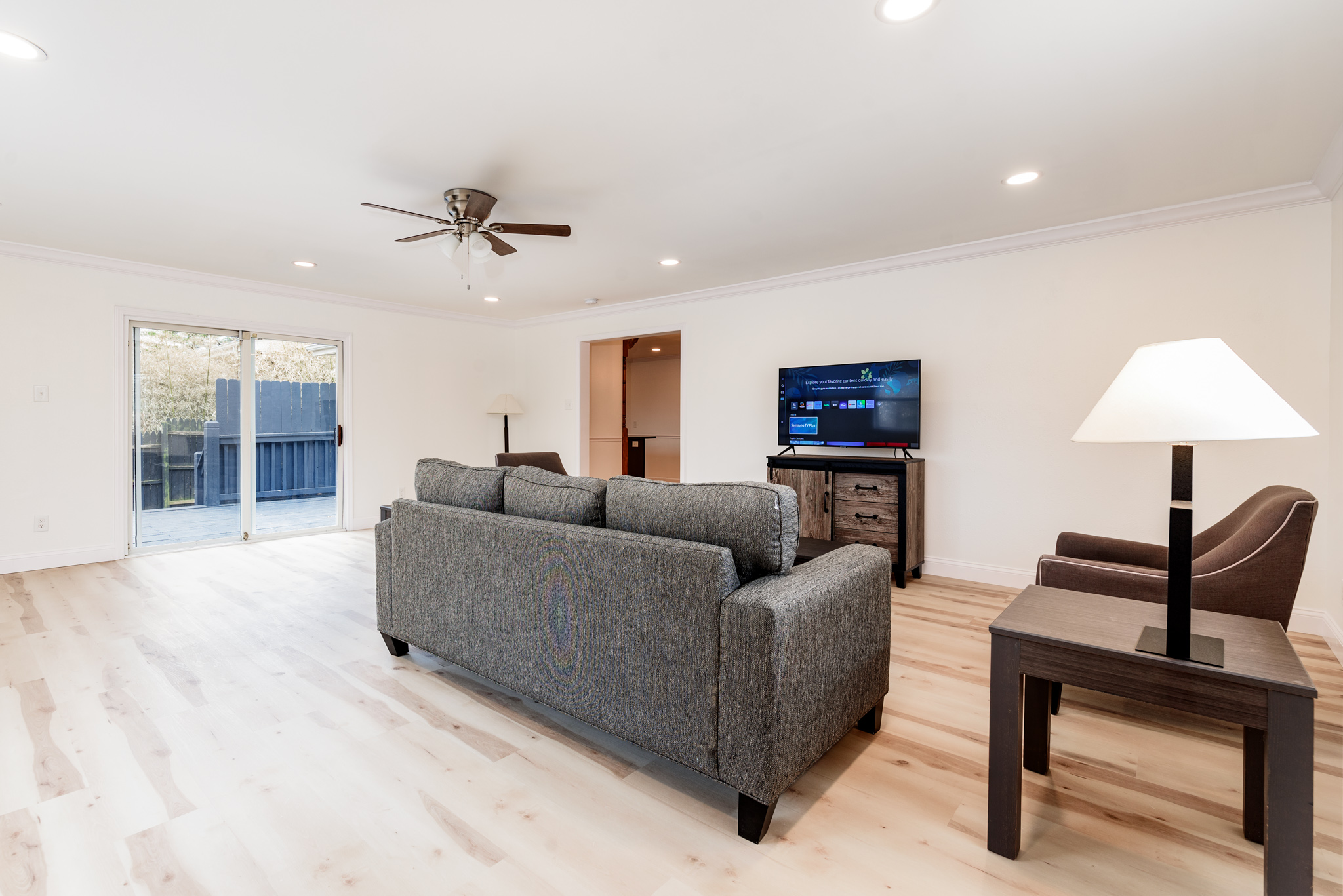 4 Bedrooms Bedrooms, ,2 BathroomsBathrooms,Woodford Rentals,For Rent,1316