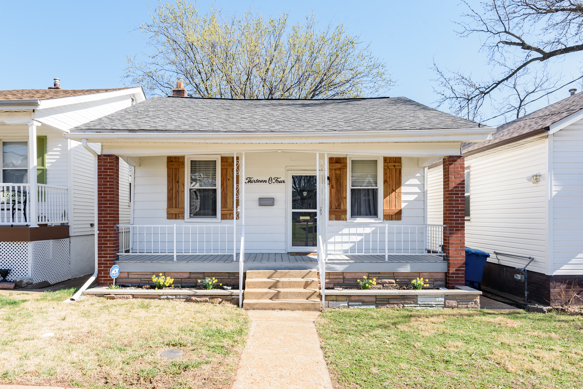 3 Bedrooms Bedrooms, ,1 BathroomBathrooms,Woodford Rentals,For Rent,1323