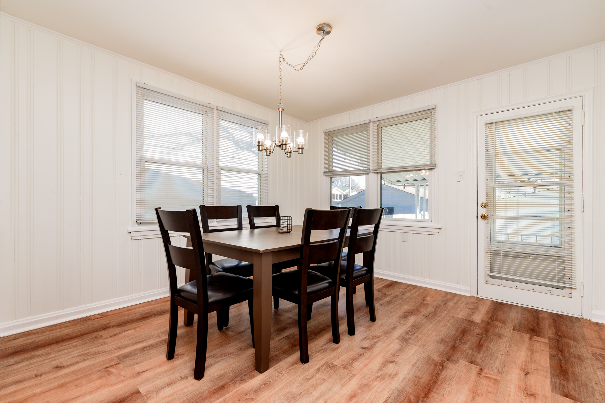 3 Bedrooms Bedrooms, ,1 BathroomBathrooms,Woodford Rentals,For Rent,1323