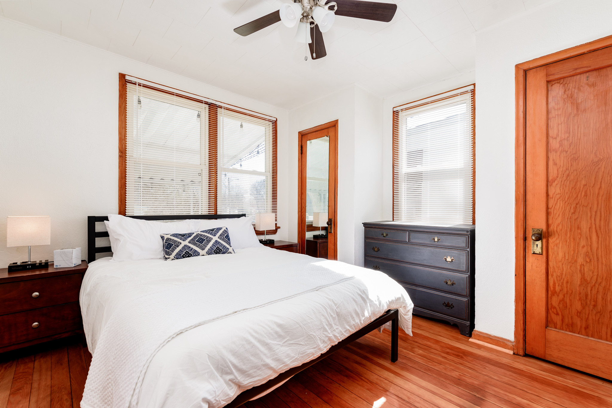 3 Bedrooms Bedrooms, ,1 BathroomBathrooms,Woodford Rentals,For Rent,1323